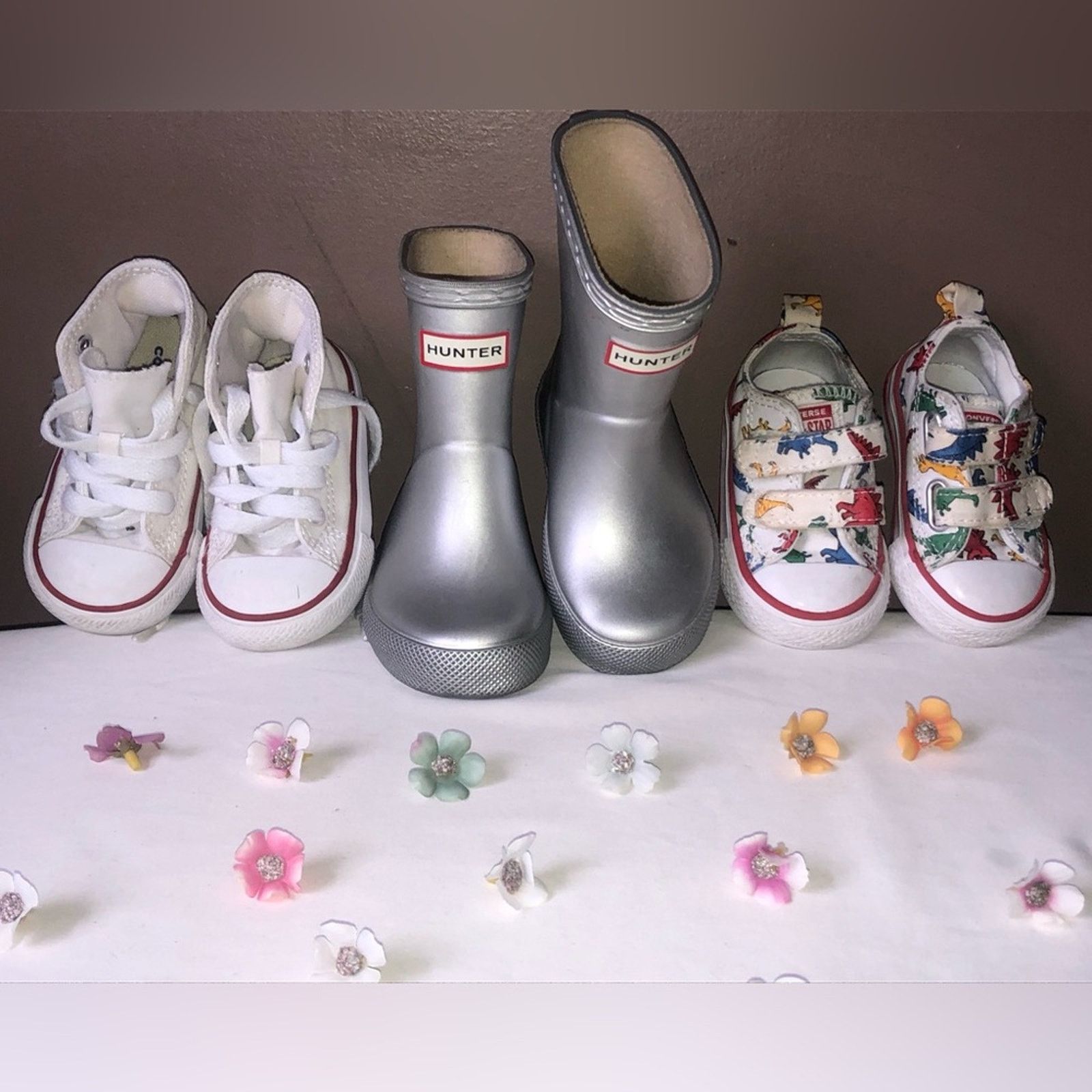 Hunter Baby Hunter boots and converse chucks. Size 3 and 4. Size US 4 / IT 34 - 5 Thumbnail