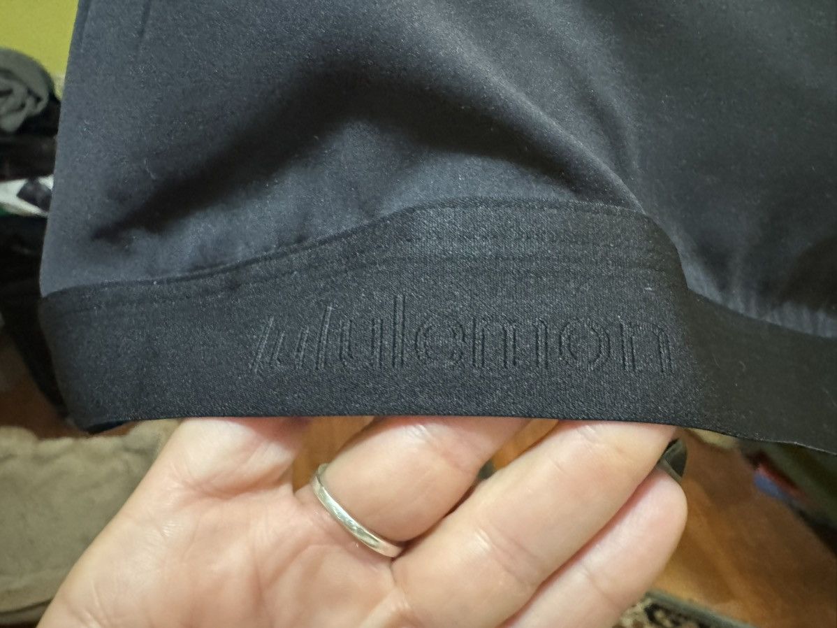 Lululemon Lululemon Black Sports Bra 36D Size ONE SIZE - 2 Thumbnail