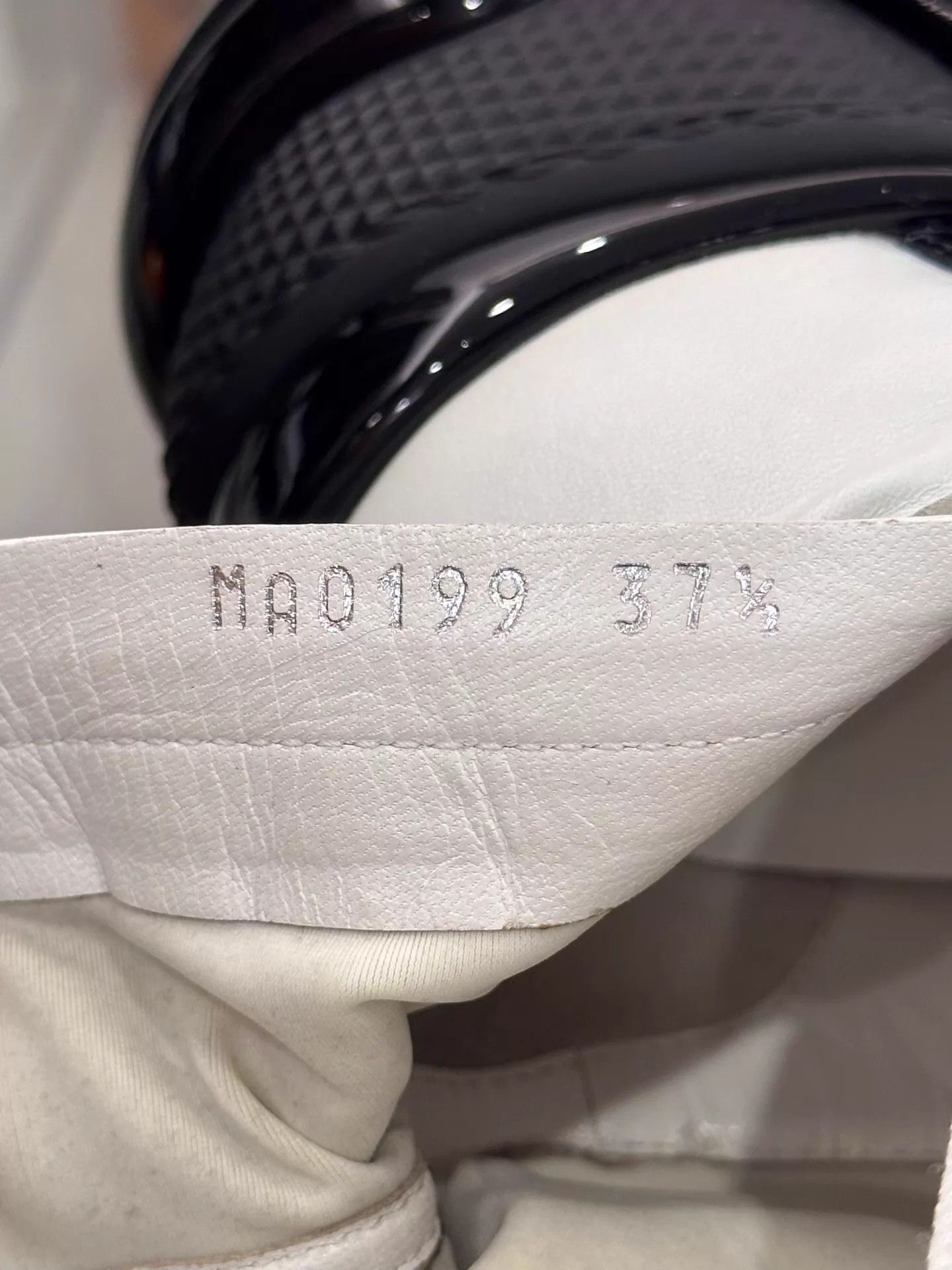 Louis Vuitton LV Archlight 1.0 Women's B&W Patent Sneaker Silver Logo Size US 7 / IT 37 - 9 Thumbnail