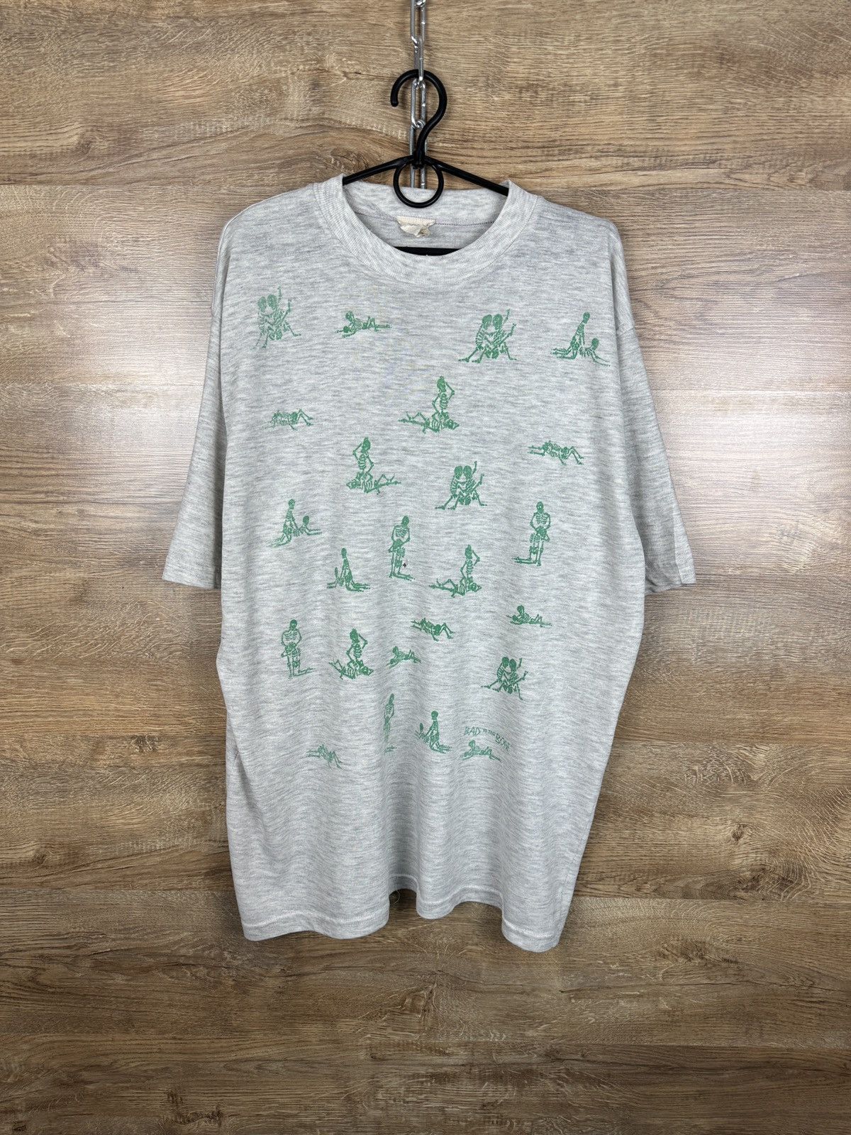 Vintage Vintage Fashion Victim 1990 Boning Skeletons Sex T-Shirt XL Size US XL / EU 56 / 4 - 1 Thumbnail