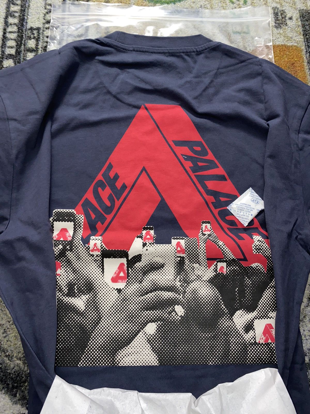 Palace Palace Tri-Phone T-Shirt Size US L / EU 52-54 / 3 - 1 Thumbnail