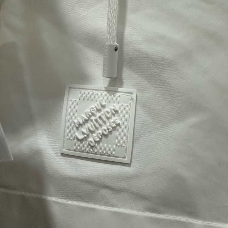 Louis Vuitton Louis Vuitton white print inside jacket Size US L / EU 52-54 / 3 - 3 Thumbnail