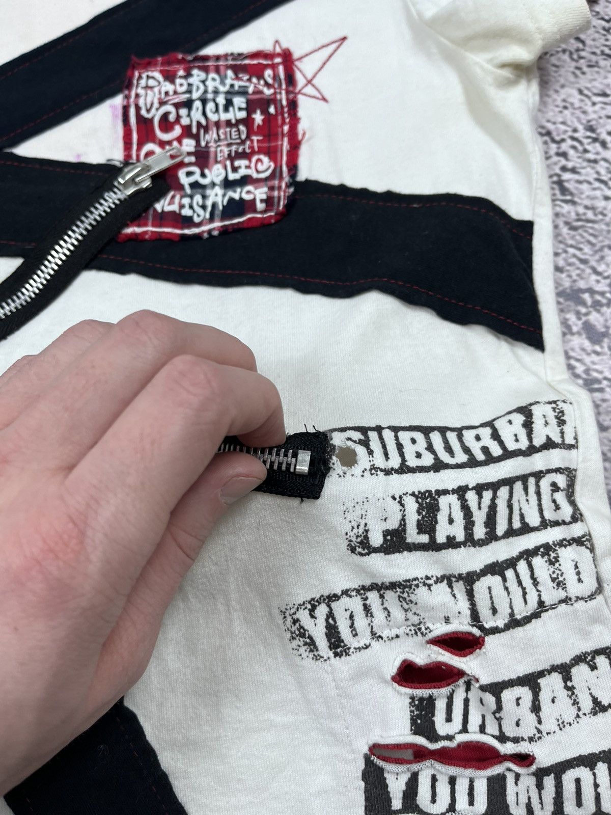 Japanese Brand Vintage Bondage Punk Strap Harness Zip T-Shirt Size M / US 6-8 / IT 42-44 - 7 Thumbnail