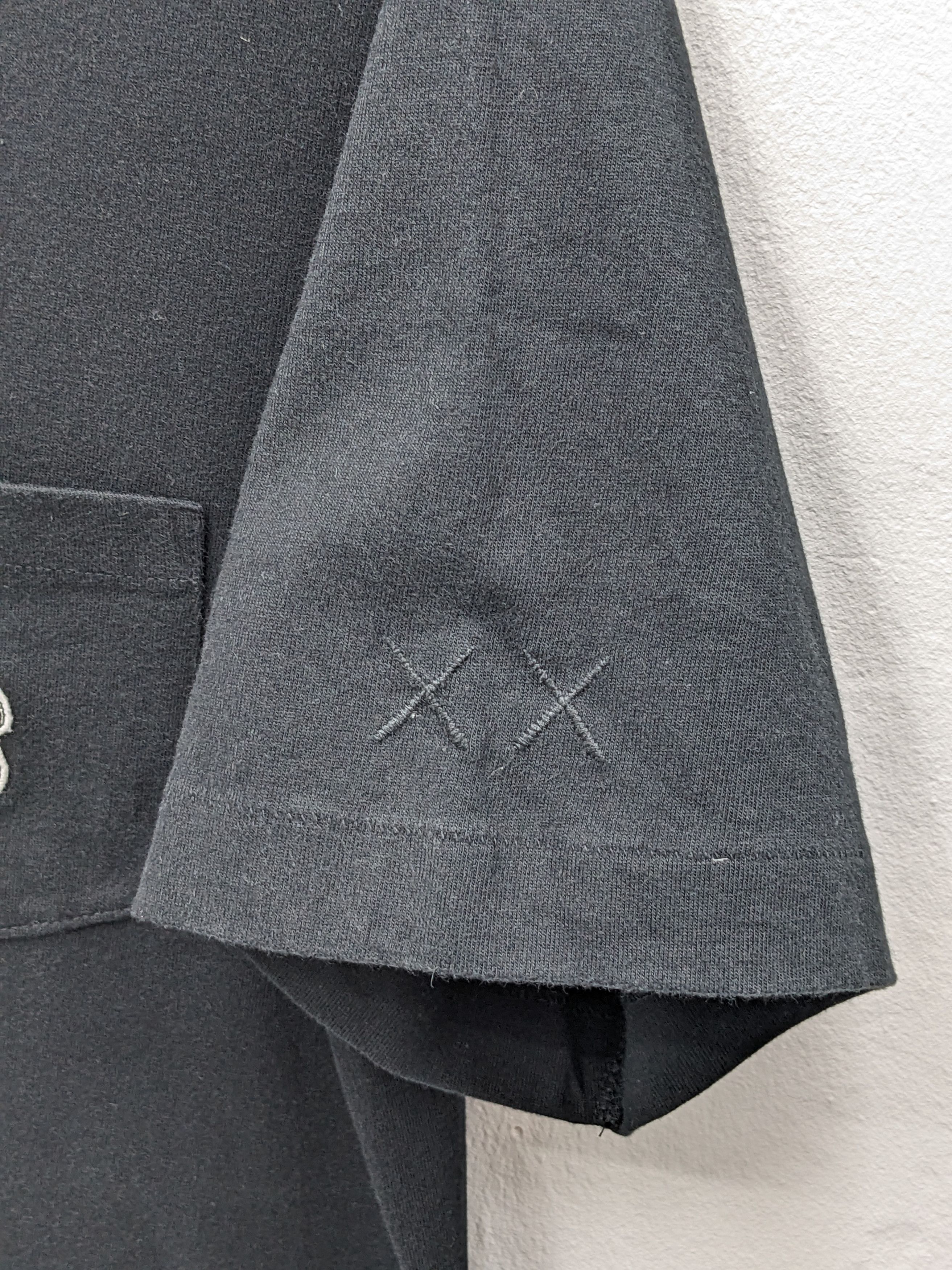 Kaws × Peanuts KAWS X PEANUTS X JAPANESE BRAND UNIQLO TSHIRT Size US XL / EU 56 / 4 - 4 Thumbnail