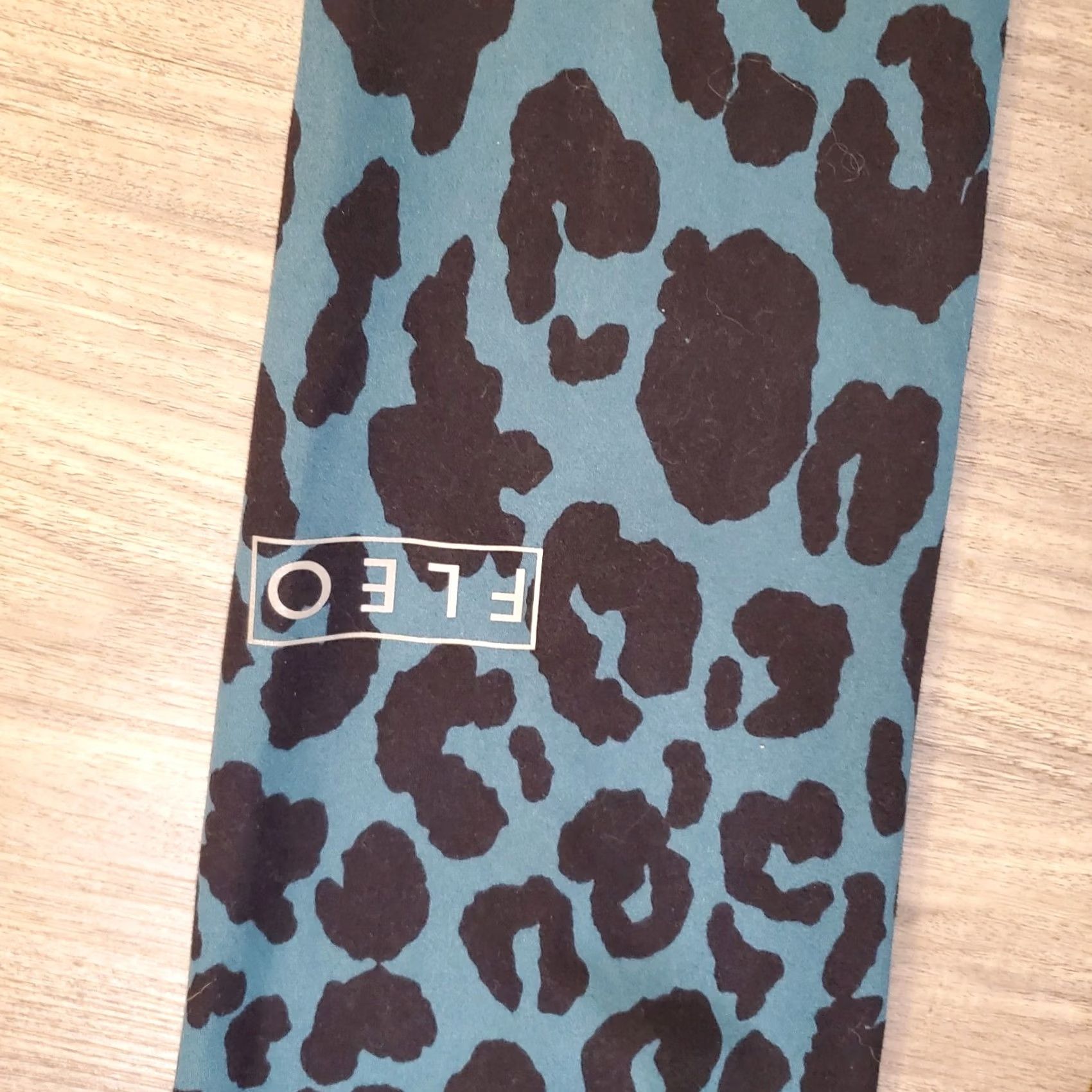 Vintage FLEO Leggings Womens M Stretch Teal Blue Black Cheetah Print Ankle Mid Rise Logo Athletic Activewear Sports Fitness Size 32" / US 10 / IT 46 - 4 Thumbnail
