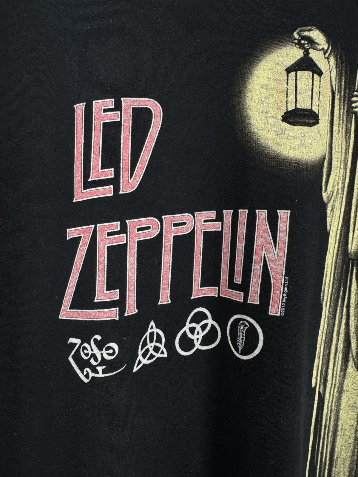 Band Tees 2012 Led Zeppelin Wizard Graphic T-Shirt Size US XL / EU 56 / 4 - 5 Thumbnail