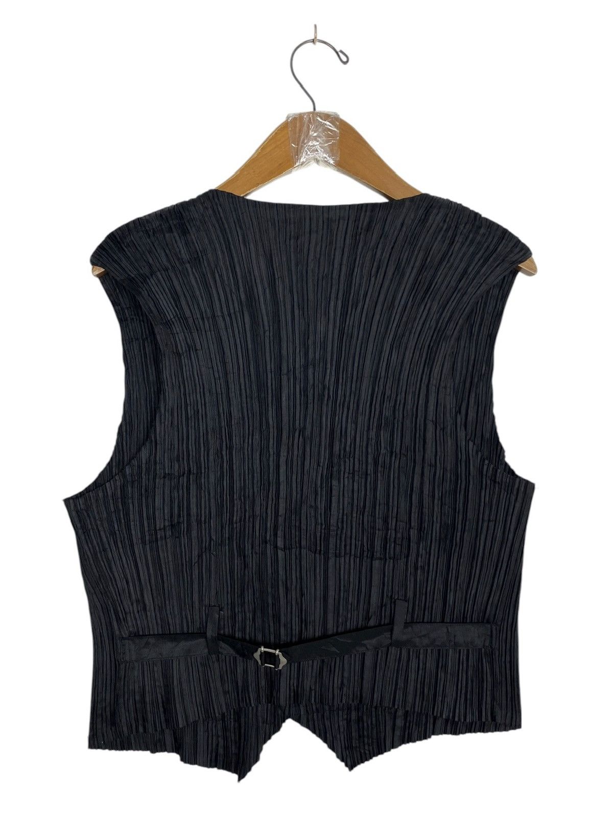 Issey Miyake Rare‼️Vintage Summer 2005 Issey Miyake Star Logo Pleated Vest Size US S / EU 44-46 / 1 - 6 Thumbnail