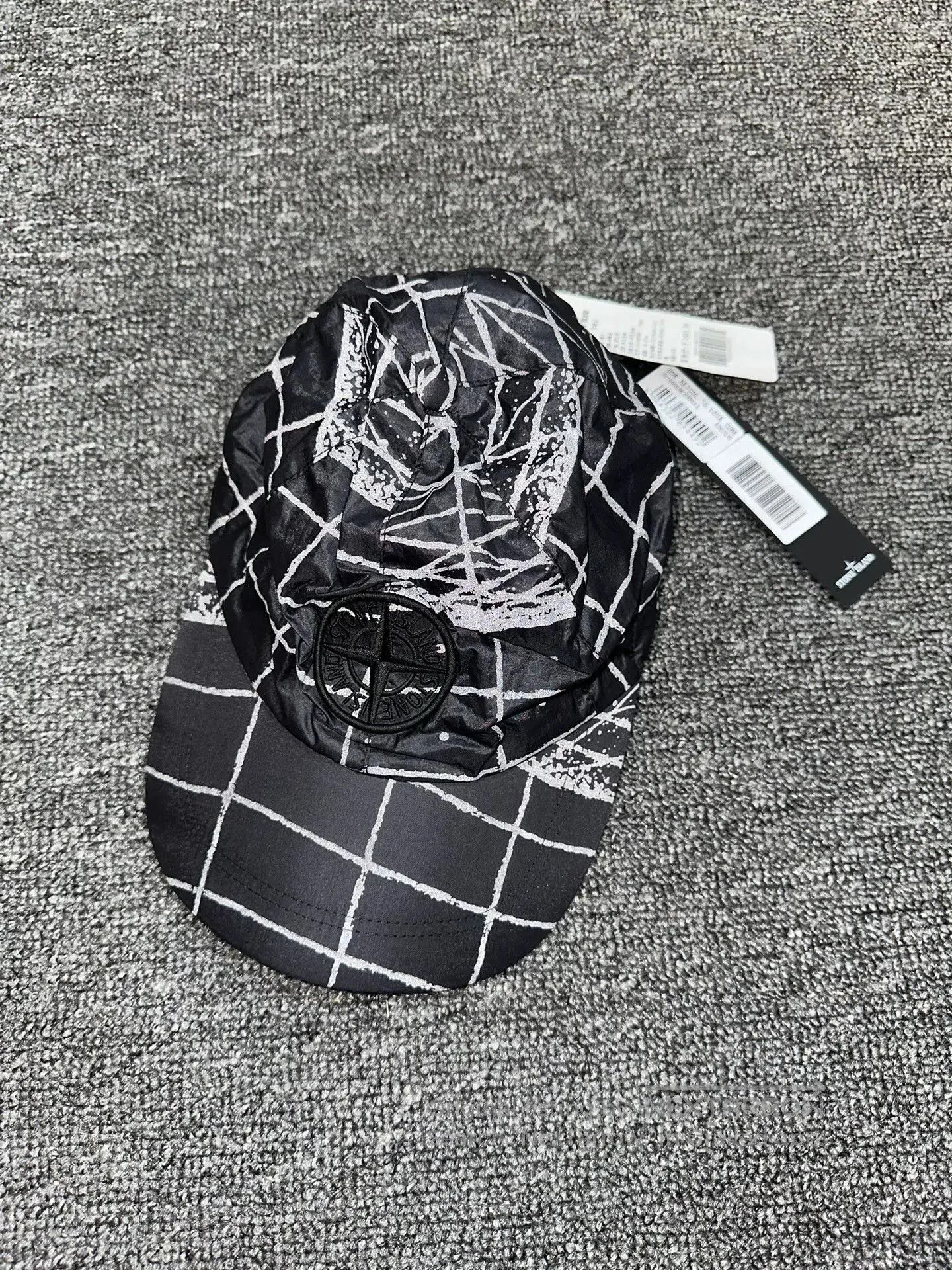 Stone Island stone island 3m striped cap in black. Size ONE SIZE - 1 Thumbnail