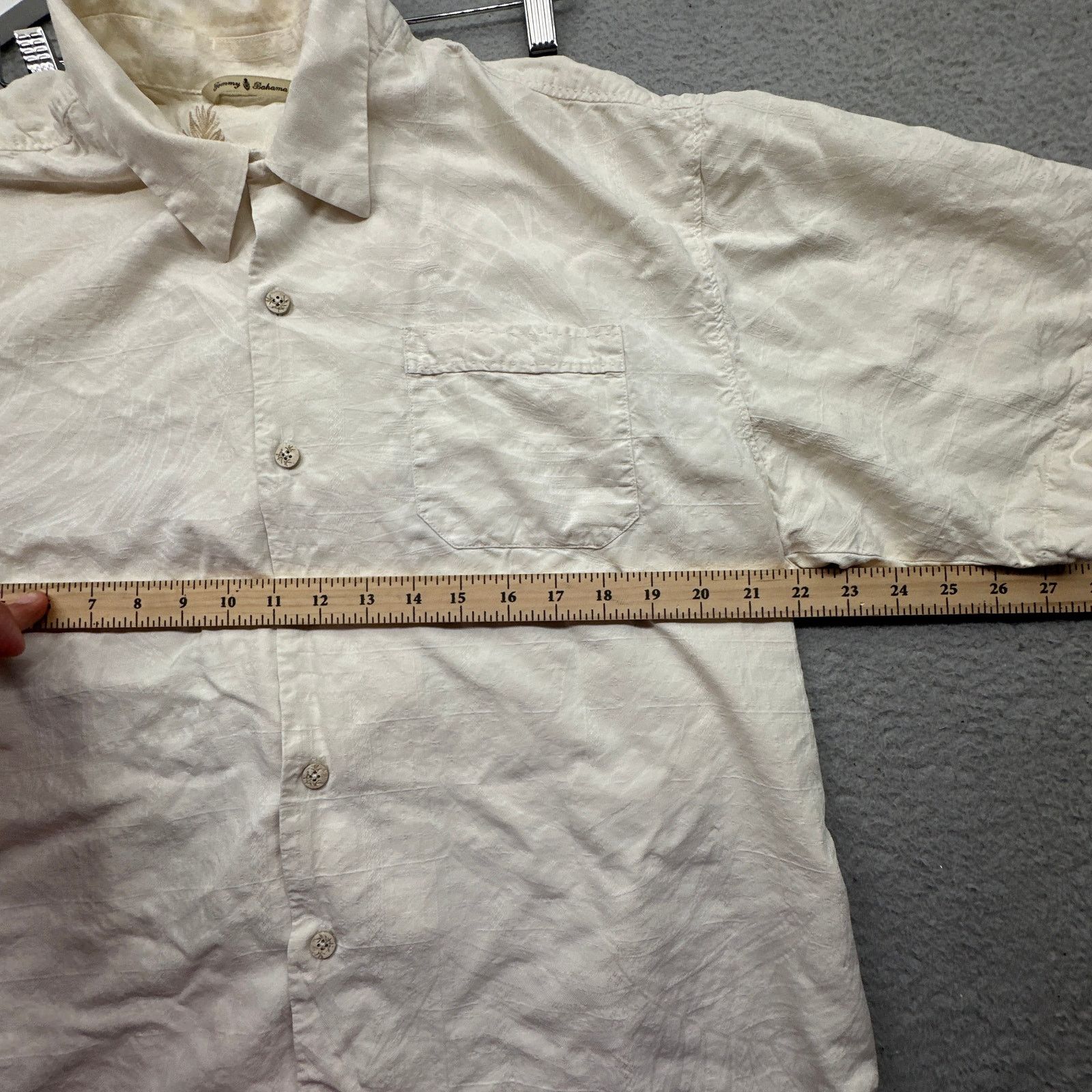 Tommy Bahama Tommy Bahama Hawaiian Silk Shirt XL Woven Pattern Button Up Size US XL / EU 56 / 4 - 4 Thumbnail
