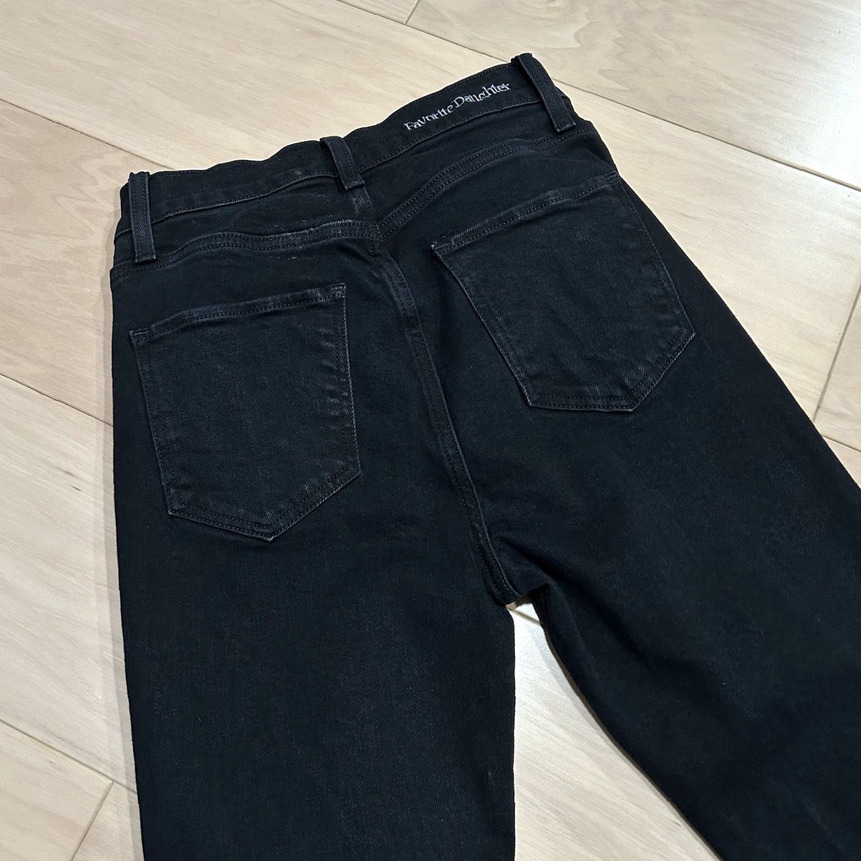 Vintage Valentina Favorite Daughter The Valentina Jeans 27 Black Kyoto Slim Straight Women 5-Pocket Denim High Rise Dark Wash 29 Inseam Regular Size XS? Size ONE SIZE - 4 Thumbnail
