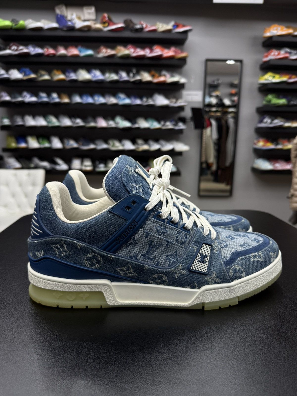 Louis Vuitton Louis Vuitton Trainer Denim Monogram size 10LV / 11 US Size US 11 / EU 44 - 3 Thumbnail
