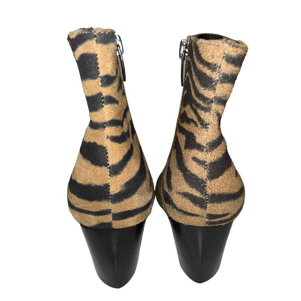Designer Marc Fisher l Parana Tiger Striped Booties Size 6 Size US 6 / IT 36 - 5 Thumbnail
