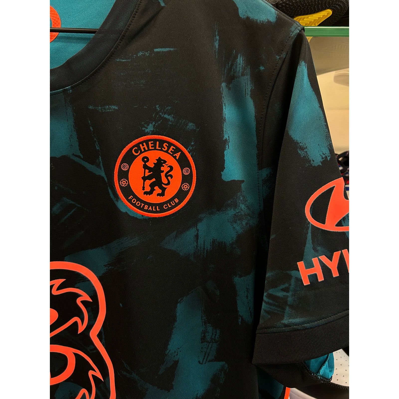 MLB Nike Chelsea F.C. 2021/22 Third Jersey XL B15 Size US XL / EU 56 / 4 - 6 Thumbnail