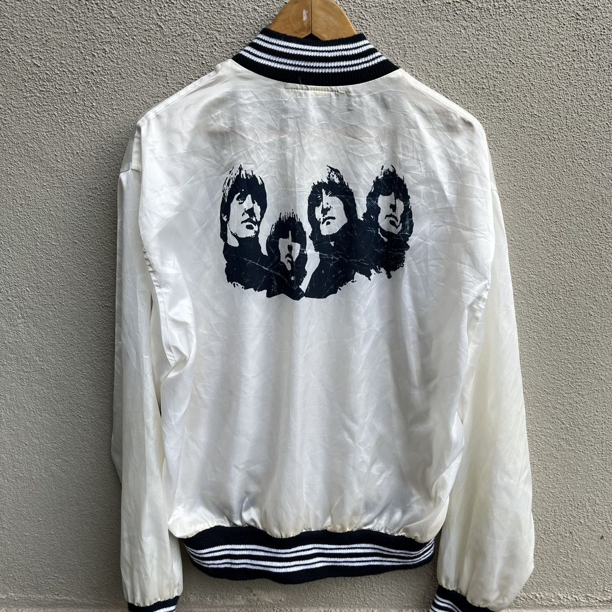 Band Tees Vintage rare 70s THE BEATLES band capitol records jacket Size US XL / EU 56 / 4 - 2 Thumbnail