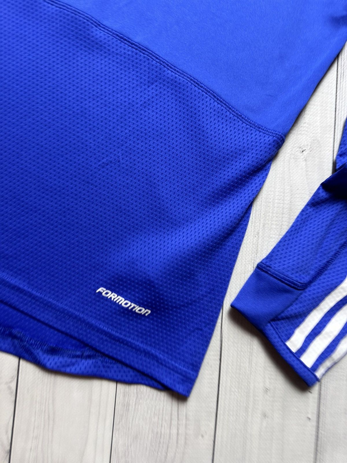 Adidas × Chelsea Soccer × Vintage Vintage adidas Chelsea soccer jersey long sleeve size M Size US M / EU 48-50 / 2 - 3 Thumbnail