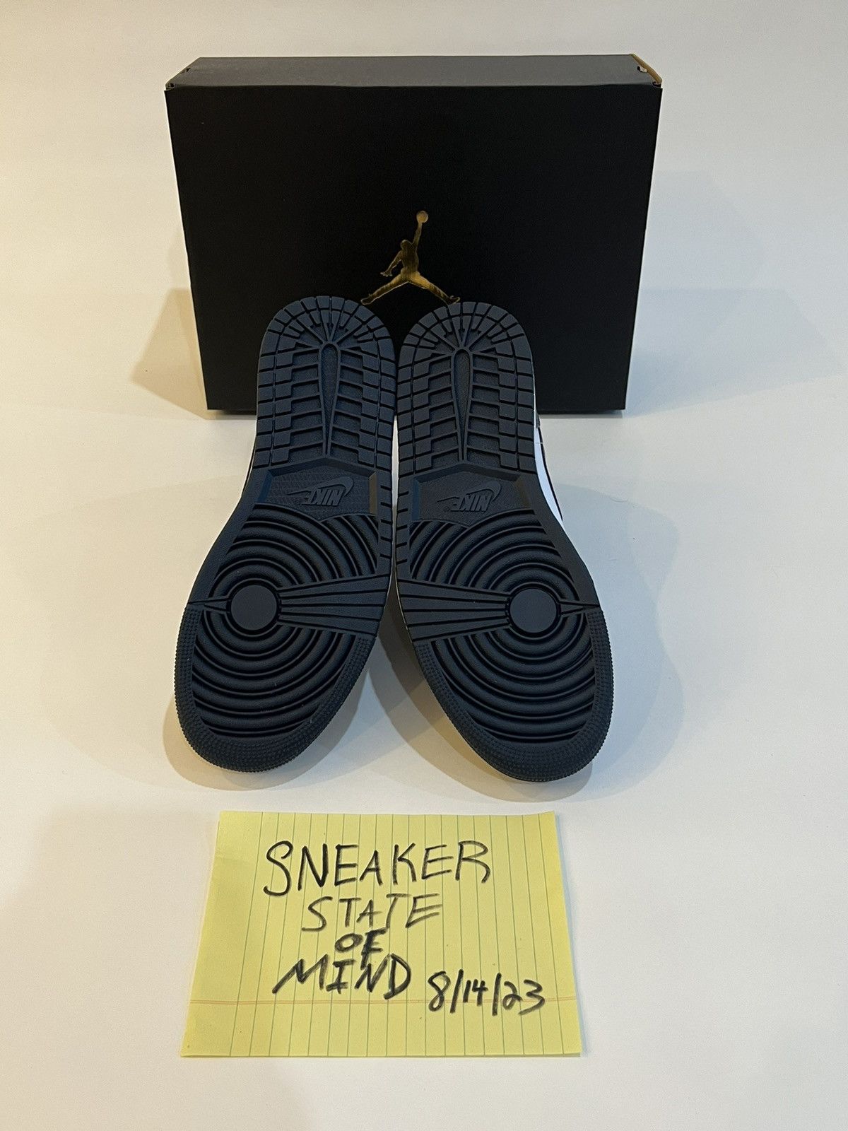 Jordan Brand × Nike BRAND NEW AIR JORDAN 1 MID “ARMORY NAVY” SIZE: 9.5 FAST SHIP Size US 9.5 / EU 42-43 - 6 Thumbnail