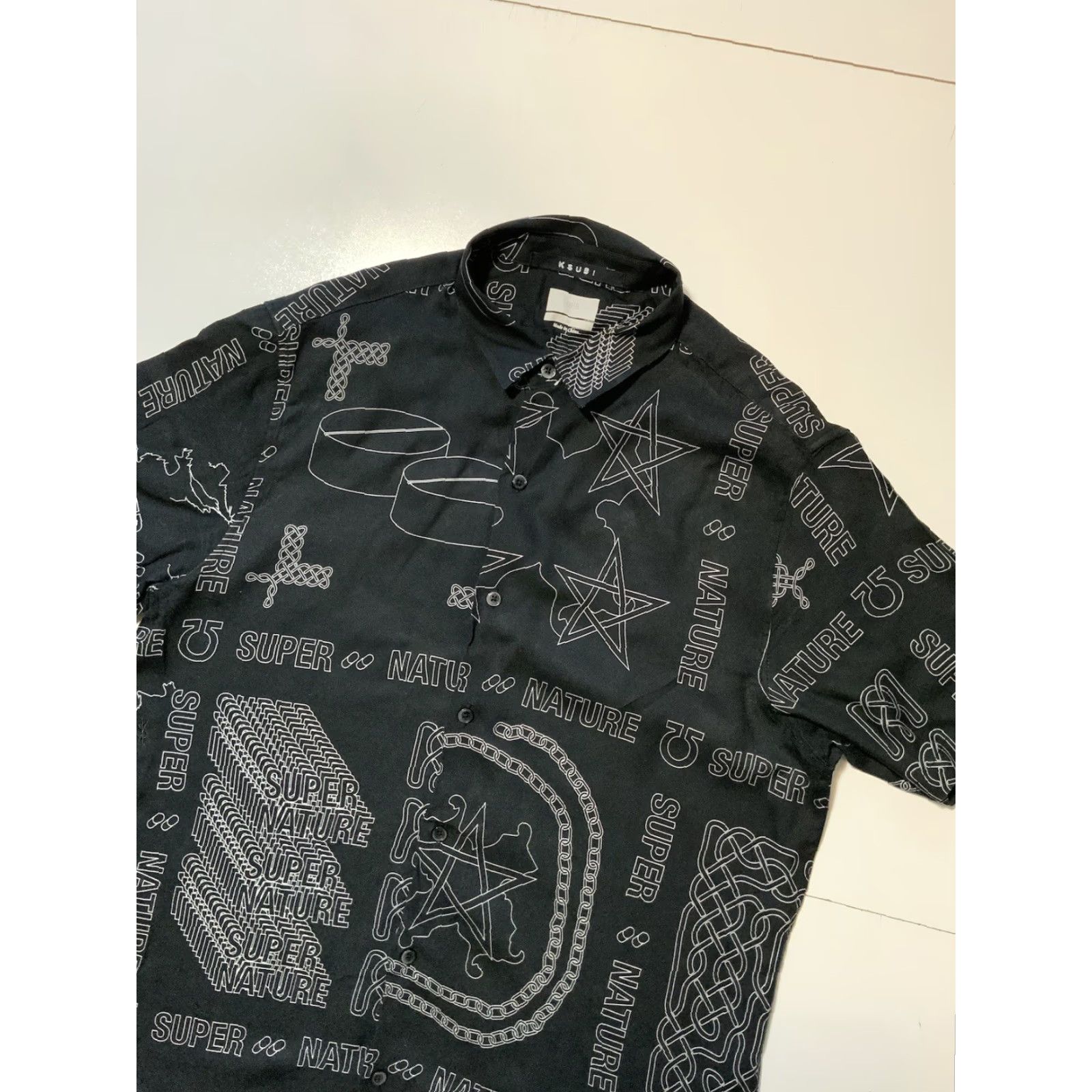 Ksubi VINTAGE Ksubi Super Nature All Over Print Pentagram Star Black S/S Button Shirt Sz. M Mens Moderate? Size US M / EU 48-50 / 2 - 5 Thumbnail