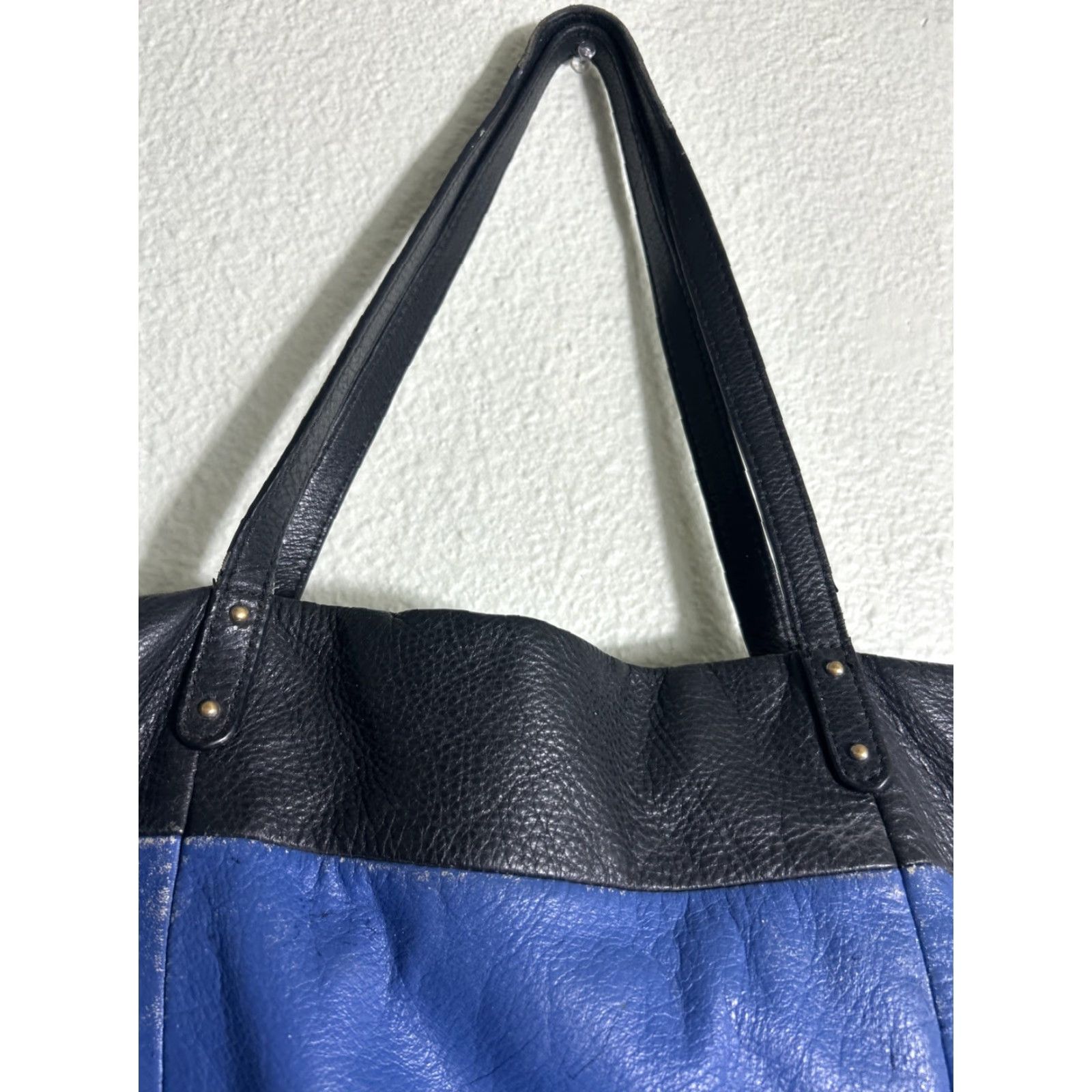 Brighton VINTAGE Brighton Leather Shoulder Bag Womens 12.5x11x4.5 Distressed Blue Black Purse BLUE Size ONE SIZE - 5 Thumbnail