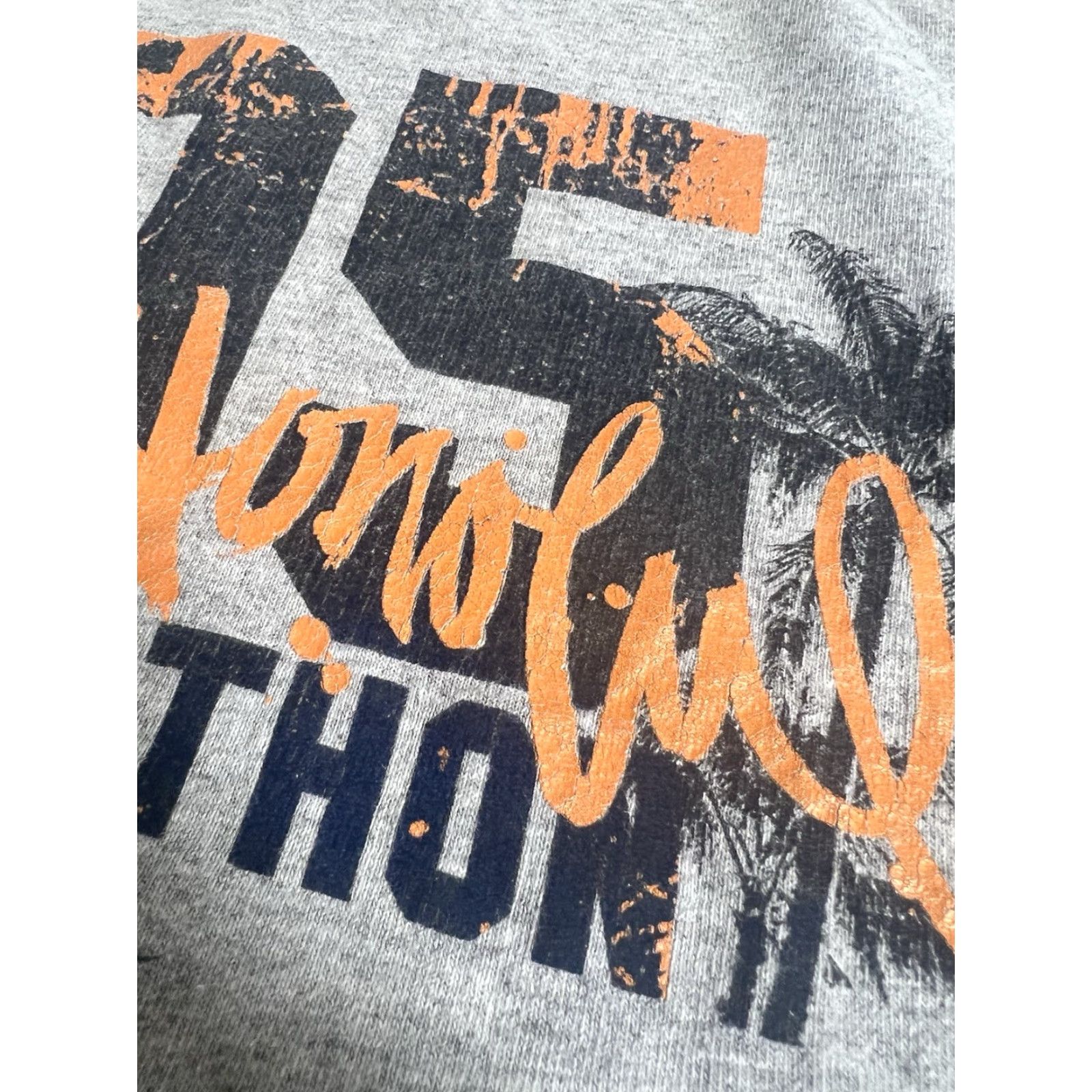 Nike VINTAGE Nike T-Shirt Mens Long Sleeve Crew Neck Gray Honolulu Marathon 2005 Running USA Graphic Print Logo Size L Size US L / EU 52-54 / 3 - 4 Thumbnail
