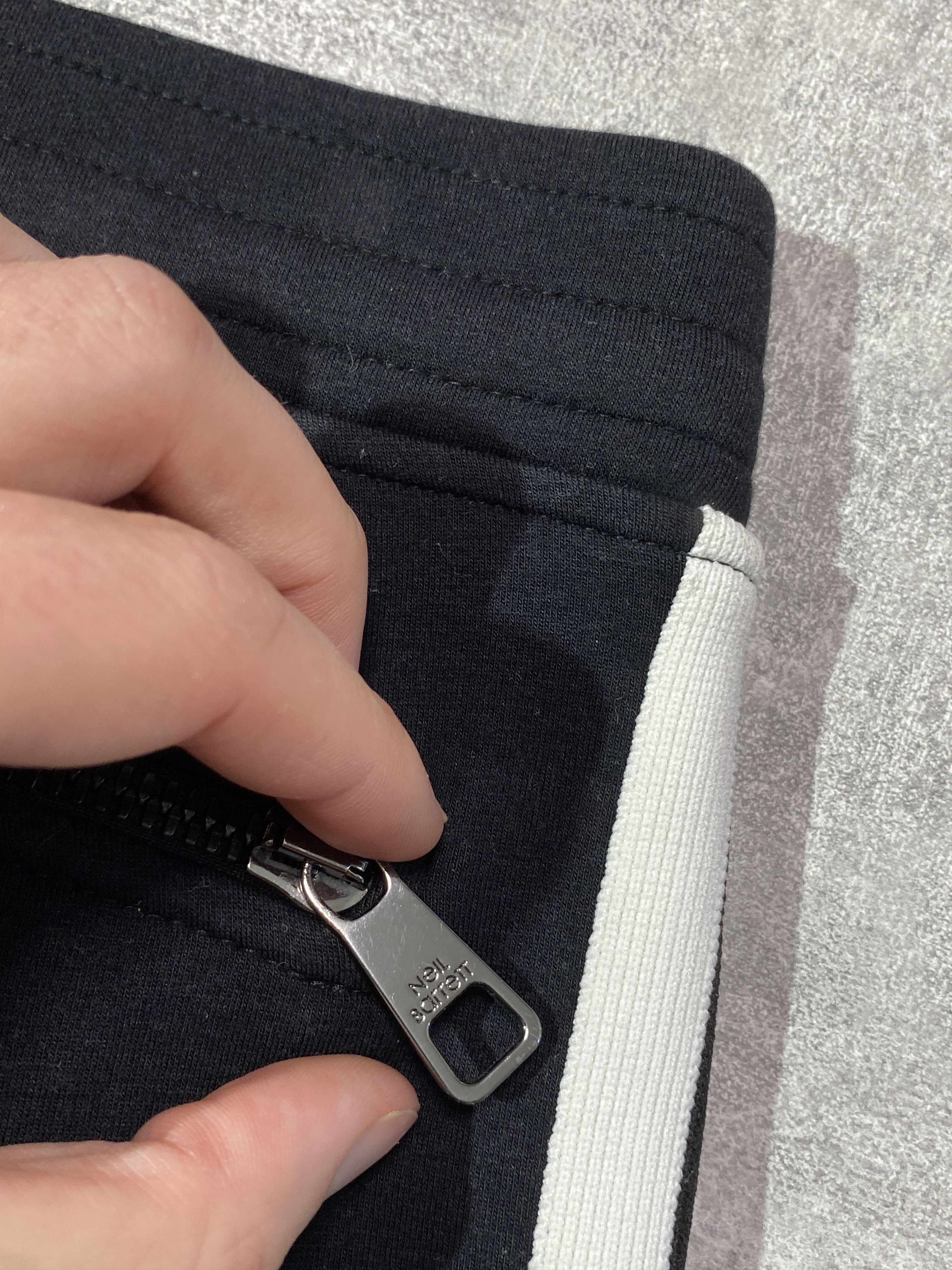 Neil Barrett Neil Barrett Super Skinny Fit Tapered Cropped Sweatpants Size US 32 / EU 48 - 6 Thumbnail