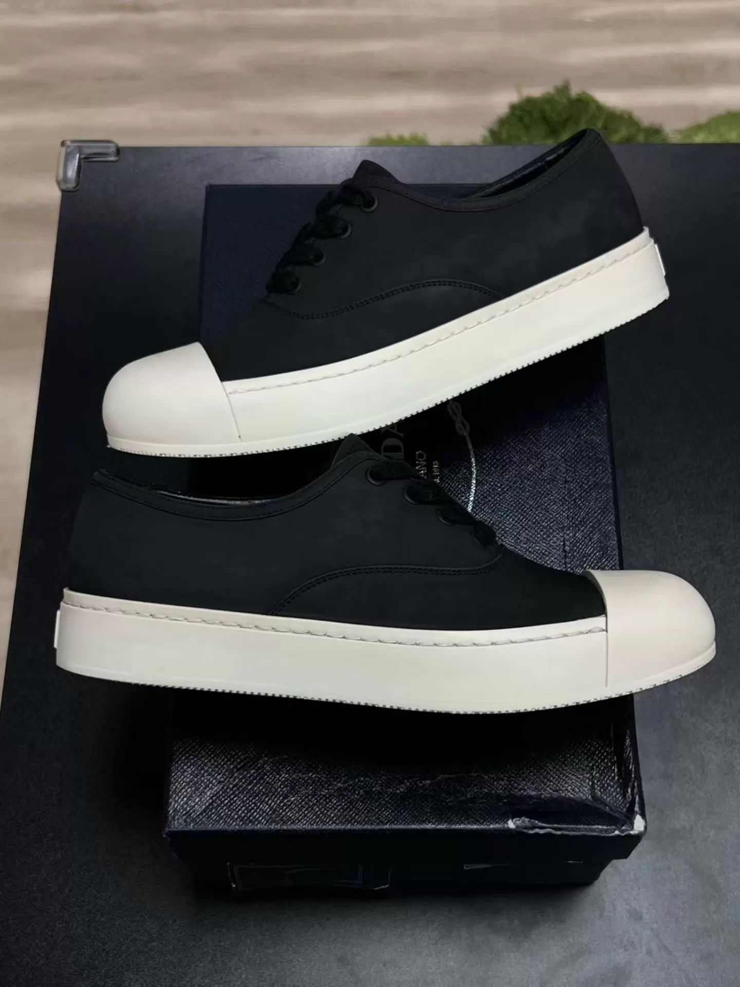 Prada PRADA low-top round-toe 39 sneakers mint box Size US 6 / EU 39 - 5 Thumbnail