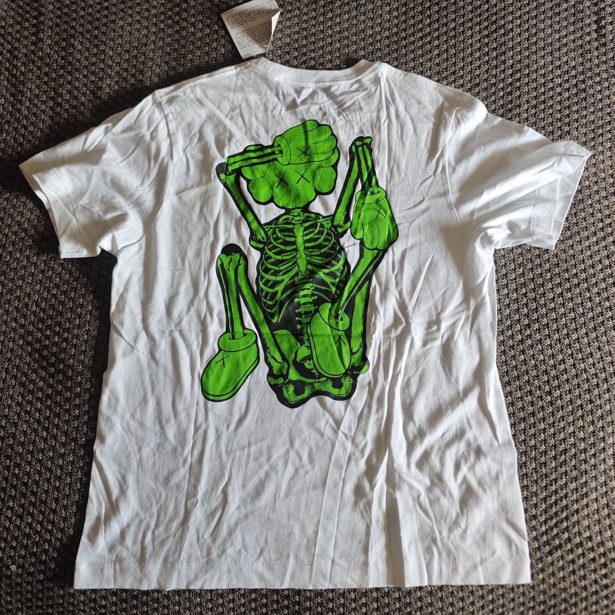 Kaws × Uniqlo Kaws x Uniqlo tshirt Size US L / EU 52-54 / 3 - 3 Thumbnail