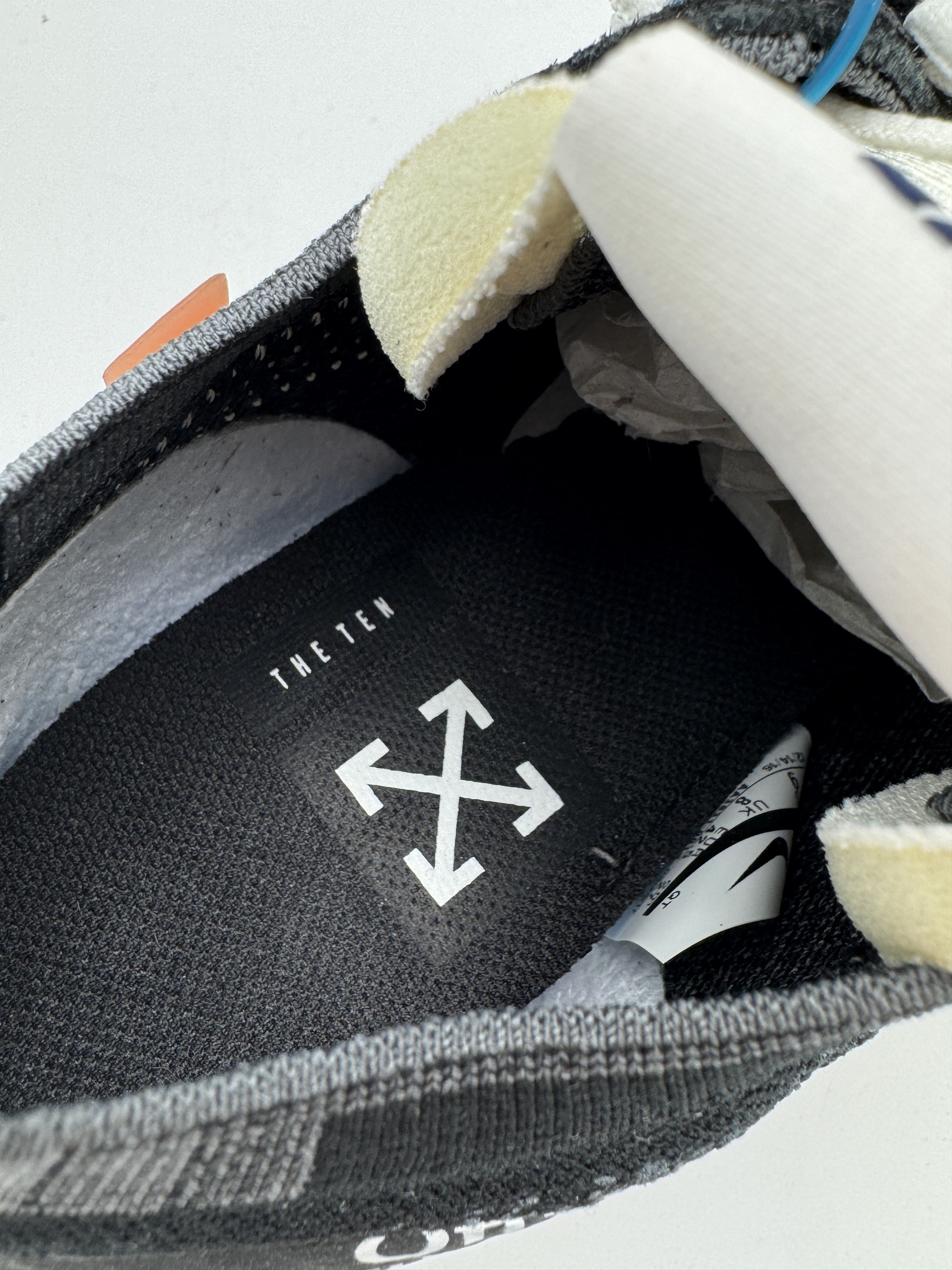 Nike × Off-White OFF-WHITE Vapormax OG Black White The Ten Size US 9 / EU 42 - 9 Thumbnail