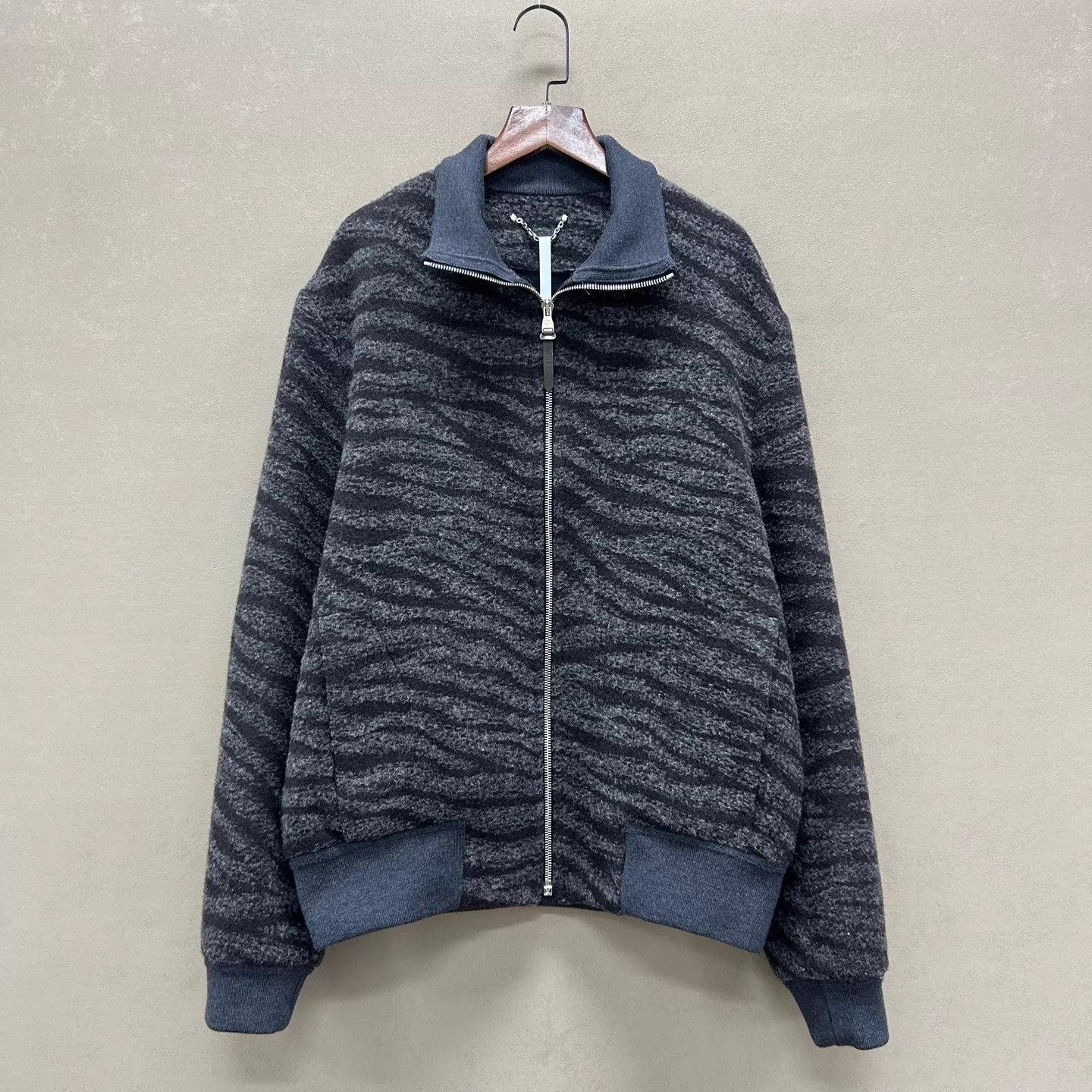 Louis Vuitton LV 95 New Men's Gray Wavy Zip Wool Jacket 48 Size US M / EU 48-50 / 2 - 1 Thumbnail
