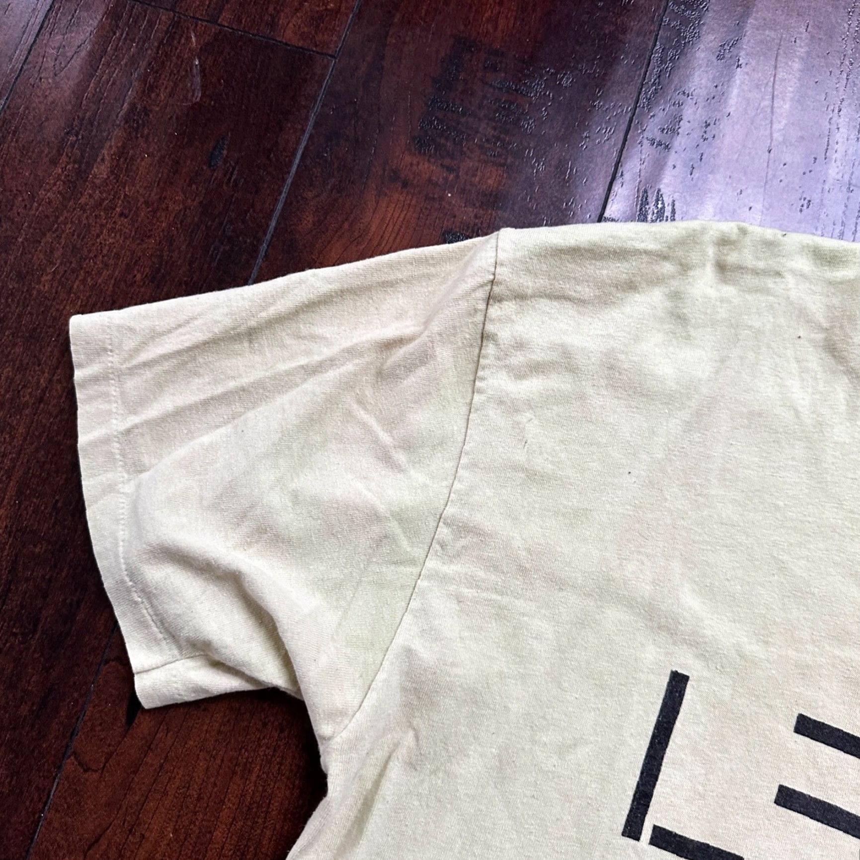 Vintage Leslie Rare 1980s Vintage T Shirt Green/Yellow Faded Single Stitch Rap Promo Shirt Mens L White Vintage Size US L / EU 52-54 / 3 - 3 Thumbnail