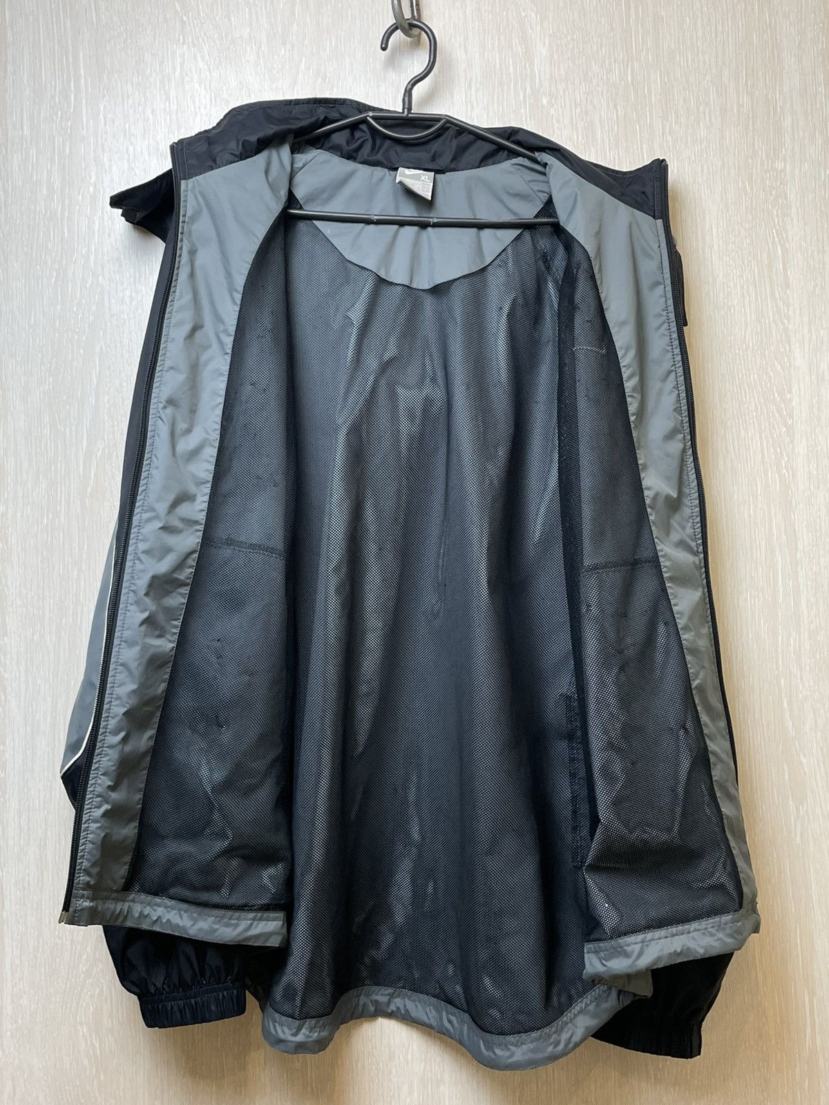 Nike vintage Nike black and gray windbreaker track jacket Size US XL / EU 56 / 4 - 11 Thumbnail