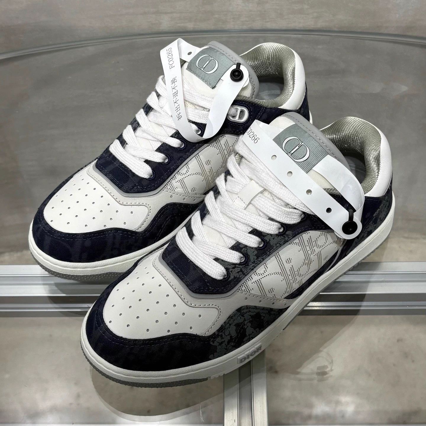 Dior Dior B27 White Blue Subtle All-Over Sneaker New 37 Size US 6.5 / IT 36.5 - 2 Thumbnail