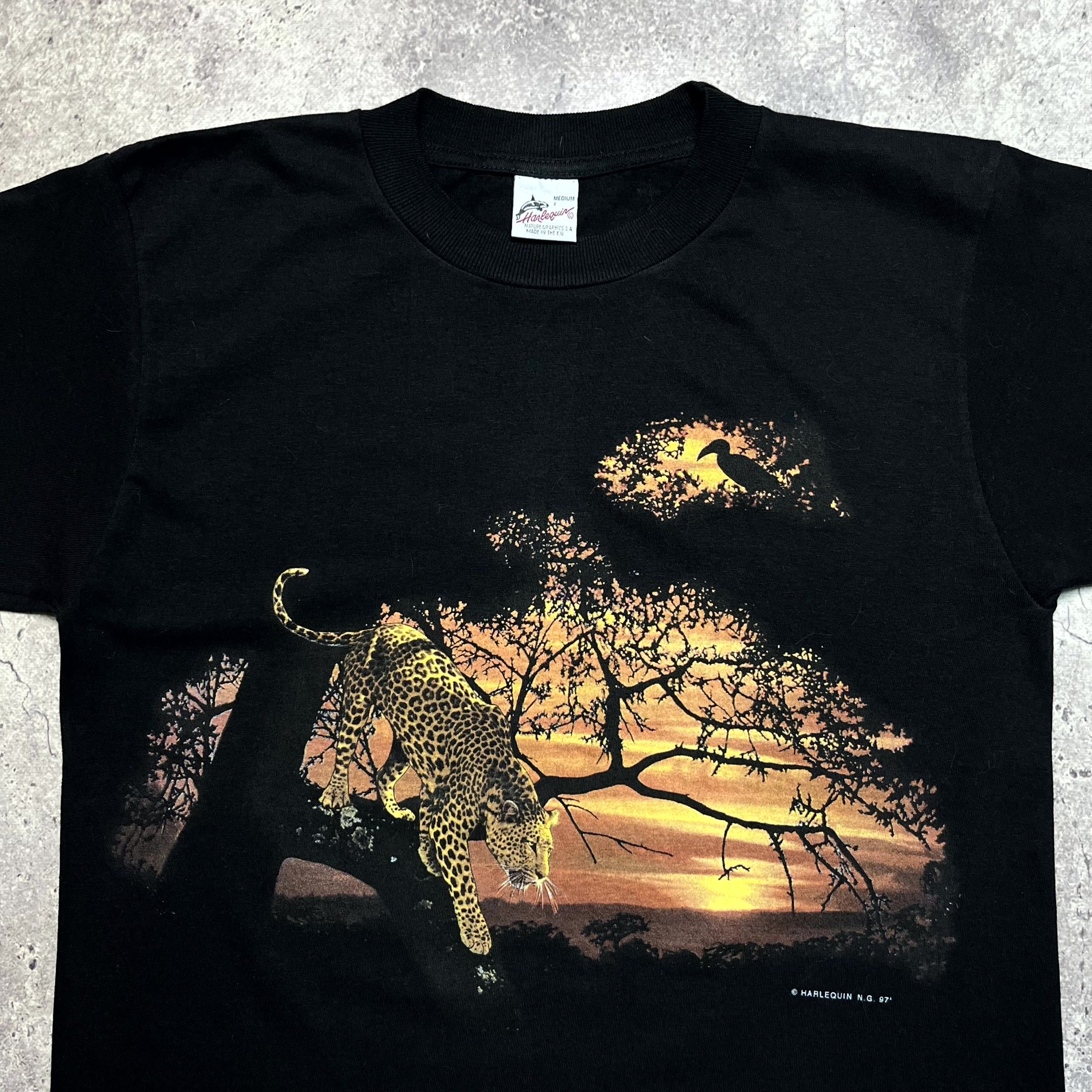 Vintage Vintage 90s Harlequin Leopard Sunset T‑Shirt Black Size M Size US M / EU 48-50 / 2 - 2 Thumbnail