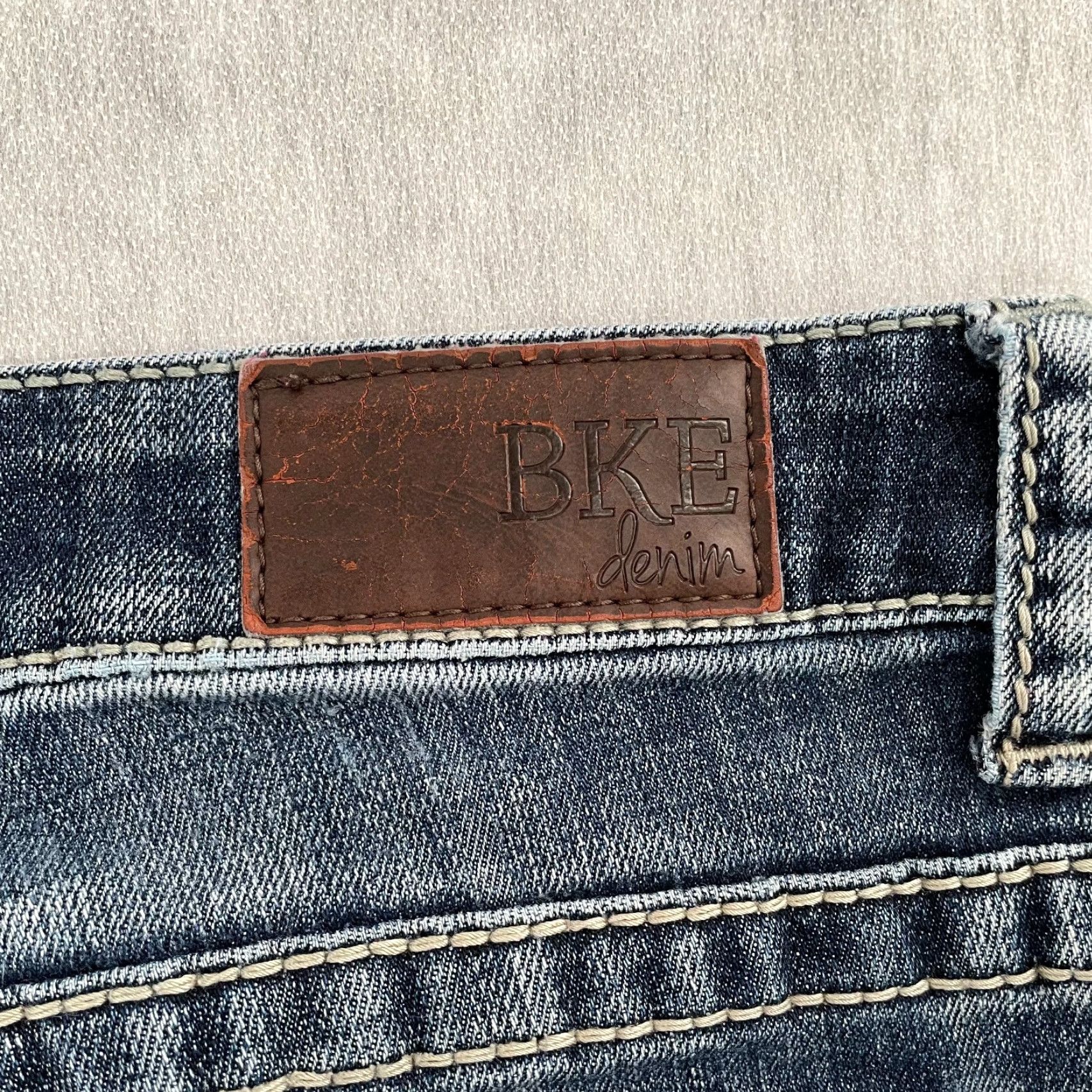 Vintage VINTAGE Buckle Jeans Womens 30R Blue Denim Bootcut Pants 5-Pocket Stretch Ladies Size 30" / US 8 / IT 44 - 7 Thumbnail