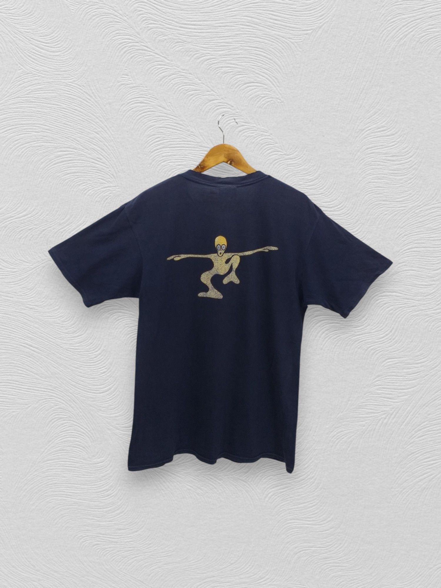 Vintage Vintage 90's Alien Xing Medium T-Shirt -C046 Size US M / EU 48-50 / 2 - 1 Thumbnail