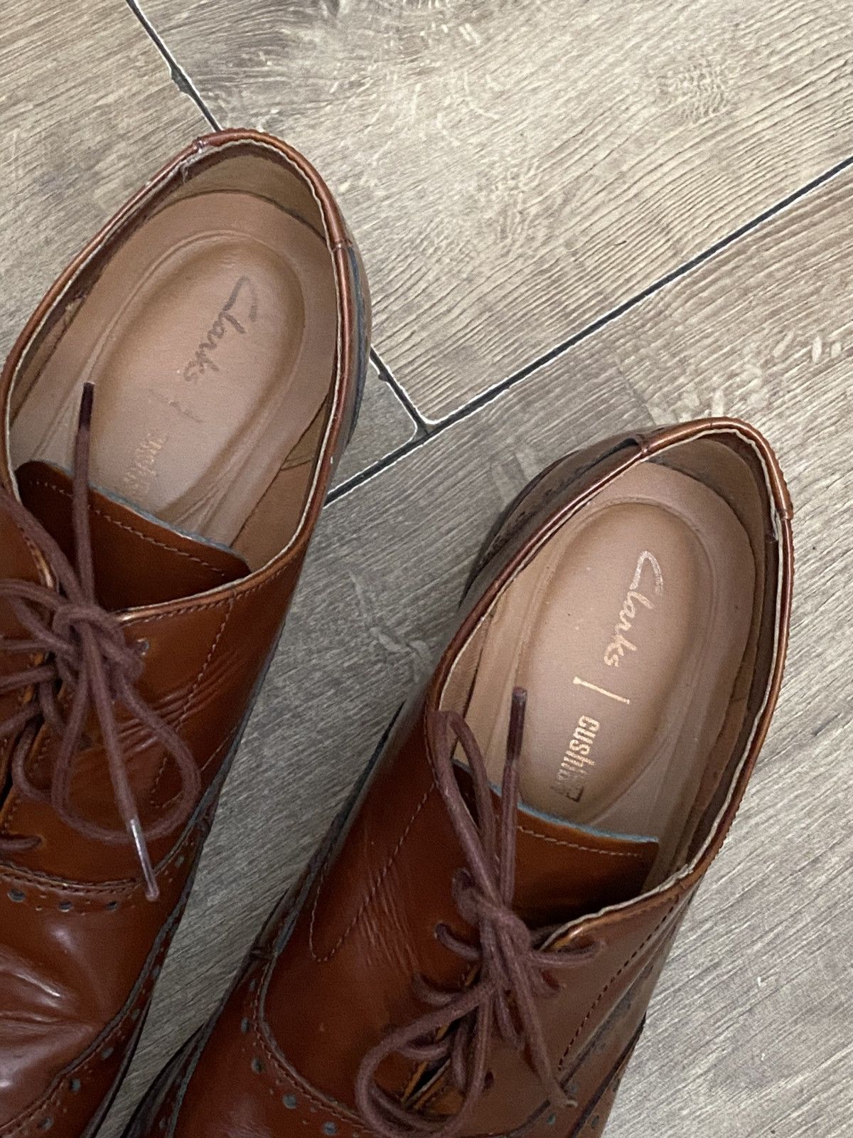 Clarks Clarks Brown Leather Brogue Oxford Shoes (EU 42.5) Like New Size US 9 / EU 42 - 2 Thumbnail