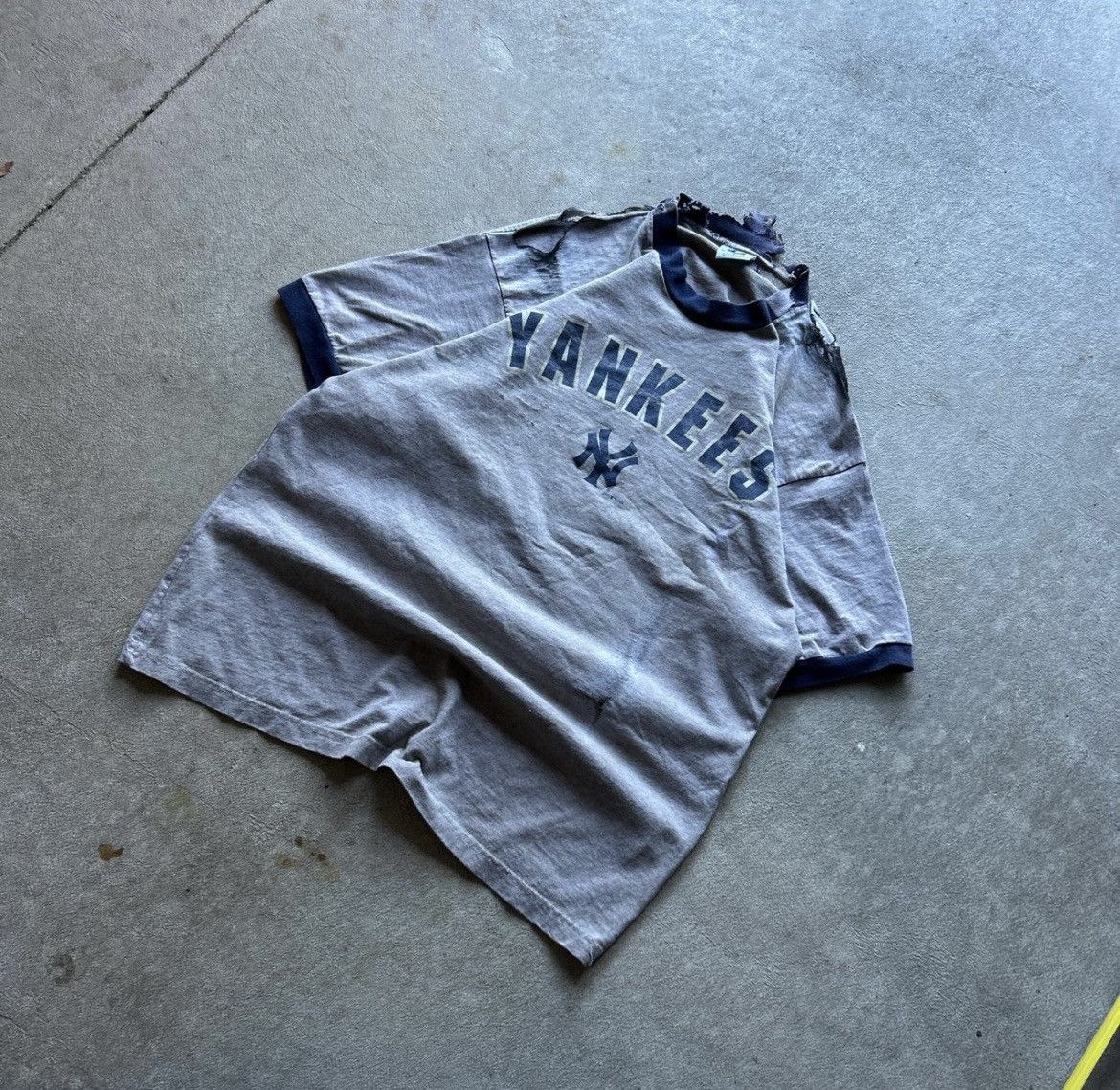 Vintage Vintage 2000s New York Yankees Tee Size US XL / EU 56 / 4 - 2 Thumbnail