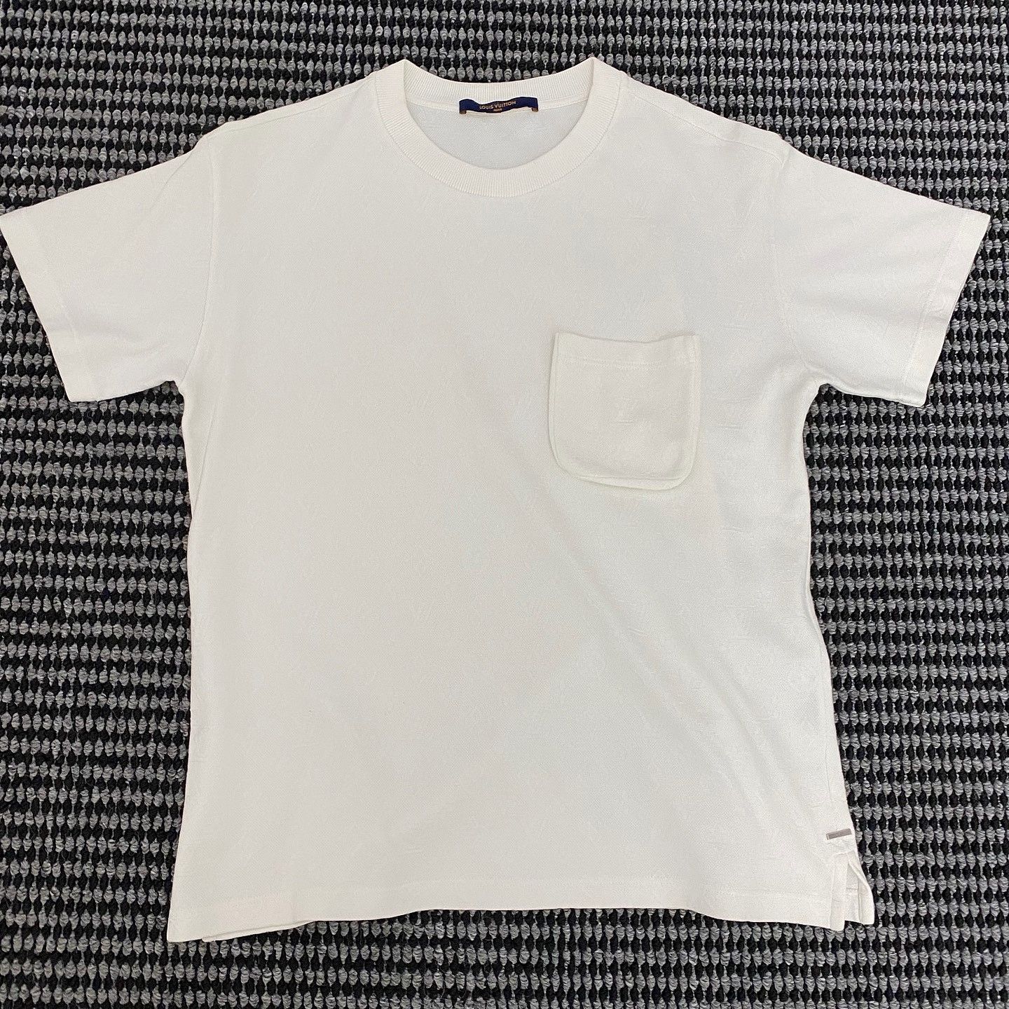 Louis Vuitton Louis Vuitton Monogram Pocket T-Shirt Size M Size US M / EU 48-50 / 2 - 1 Thumbnail