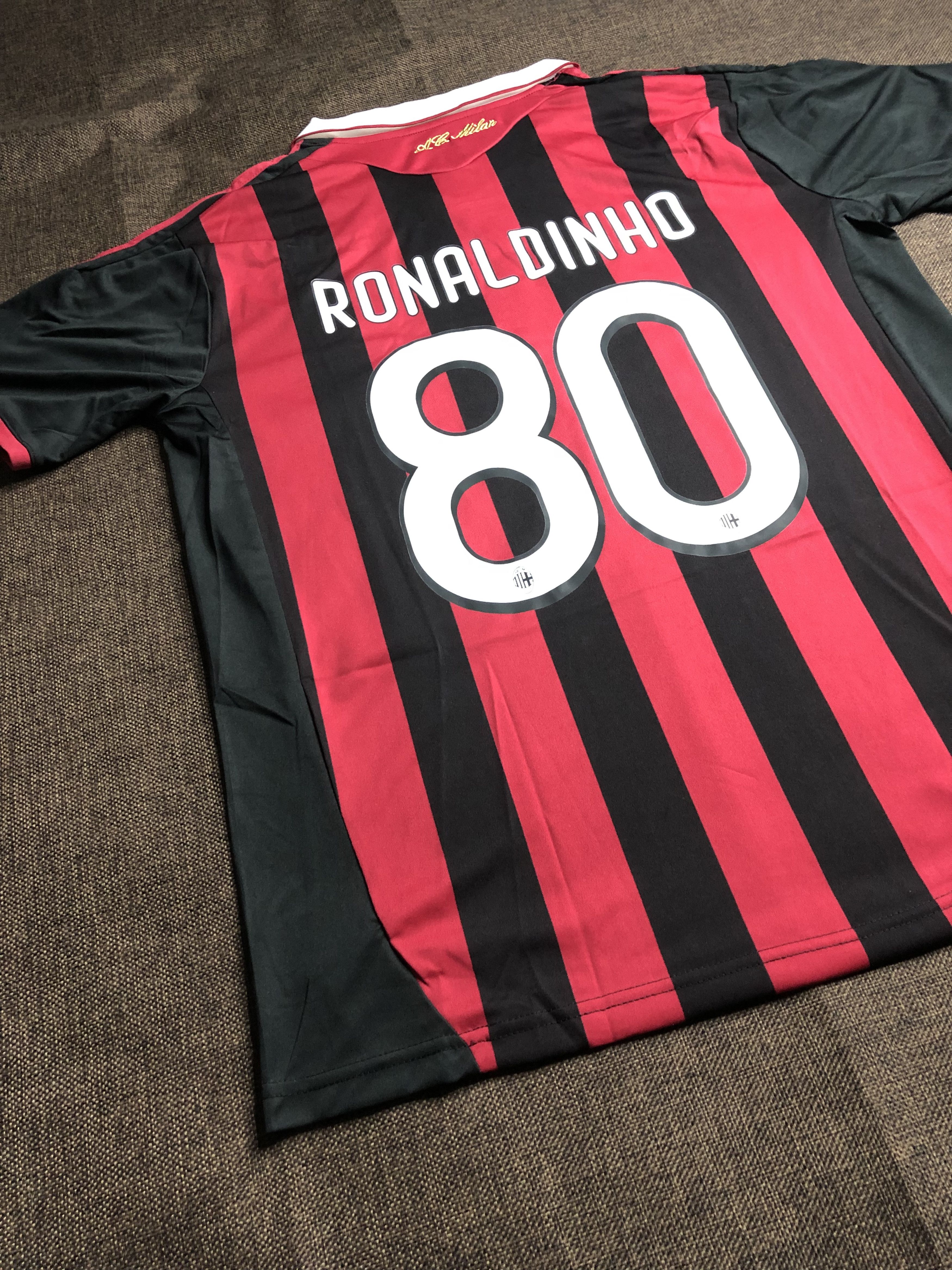 Vintage 10/11 AC Milan | Ronaldinho | Retro Home Jersey Size US XL / EU 56 / 4 - 5 Thumbnail