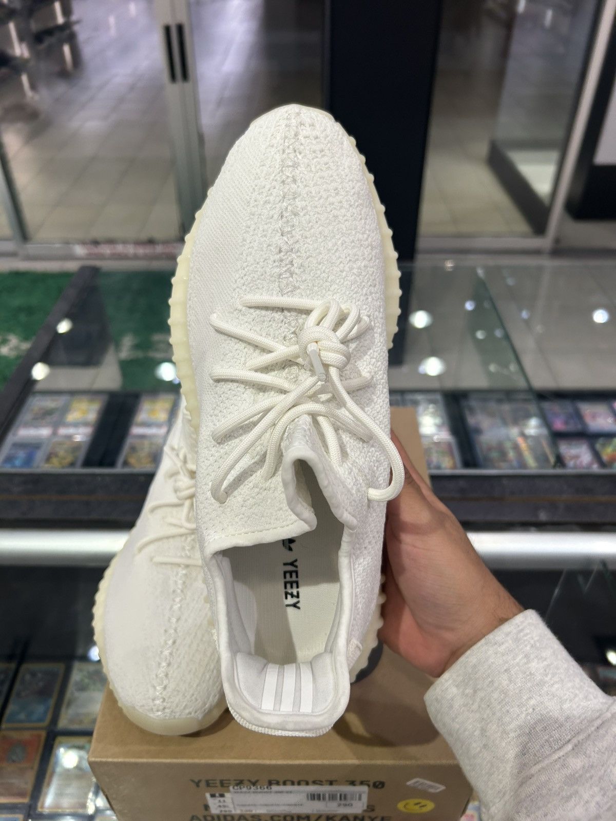 Adidas Yeezy 350 Cream 2018 Size US 11 / EU 44 - 4 Thumbnail