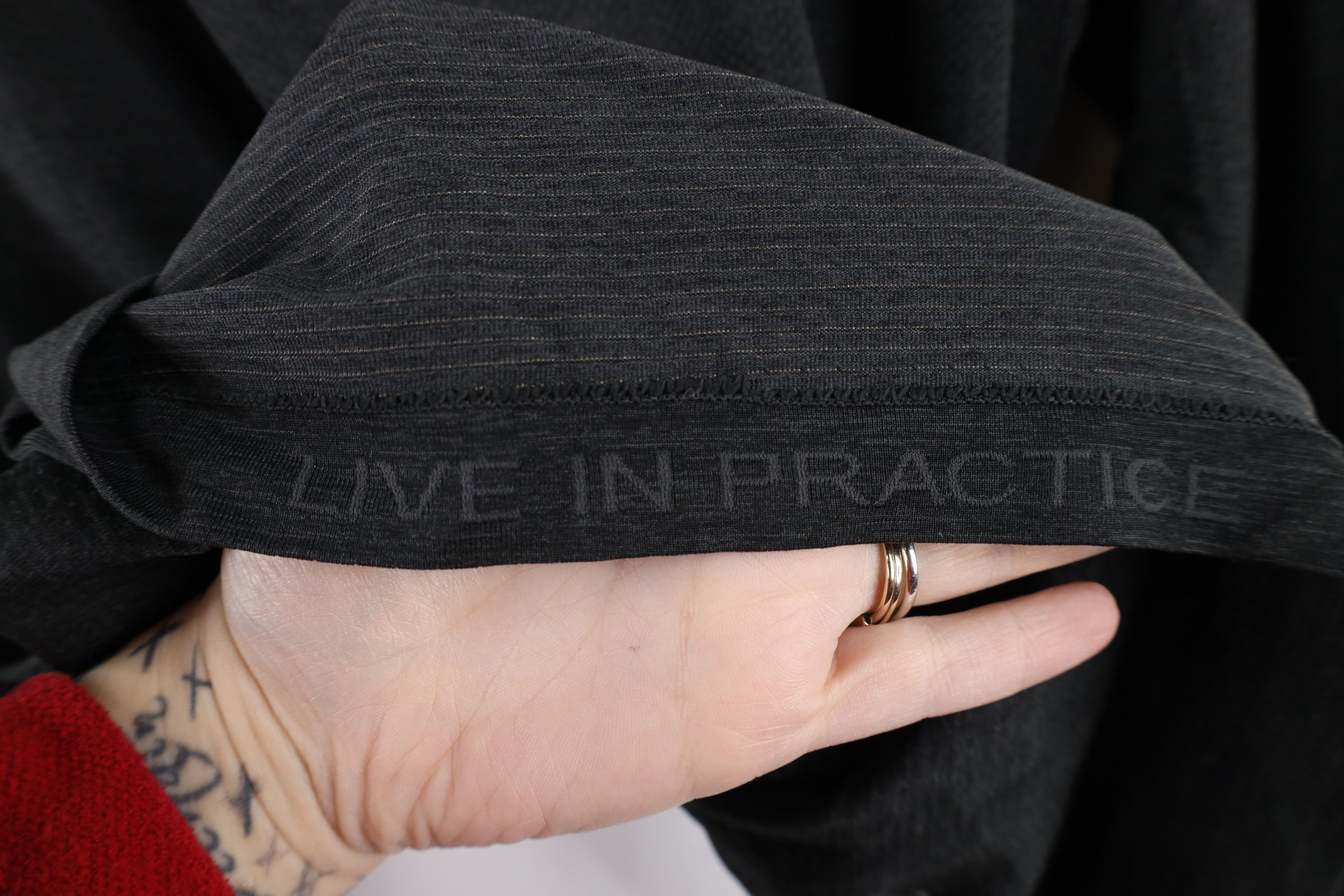 Lululemon × Vintage Lululemon Vent Tech Long Sleeve Yoga Gym T-Shirt Dark Gray Size US M / EU 48-50 / 2 - 7 Thumbnail