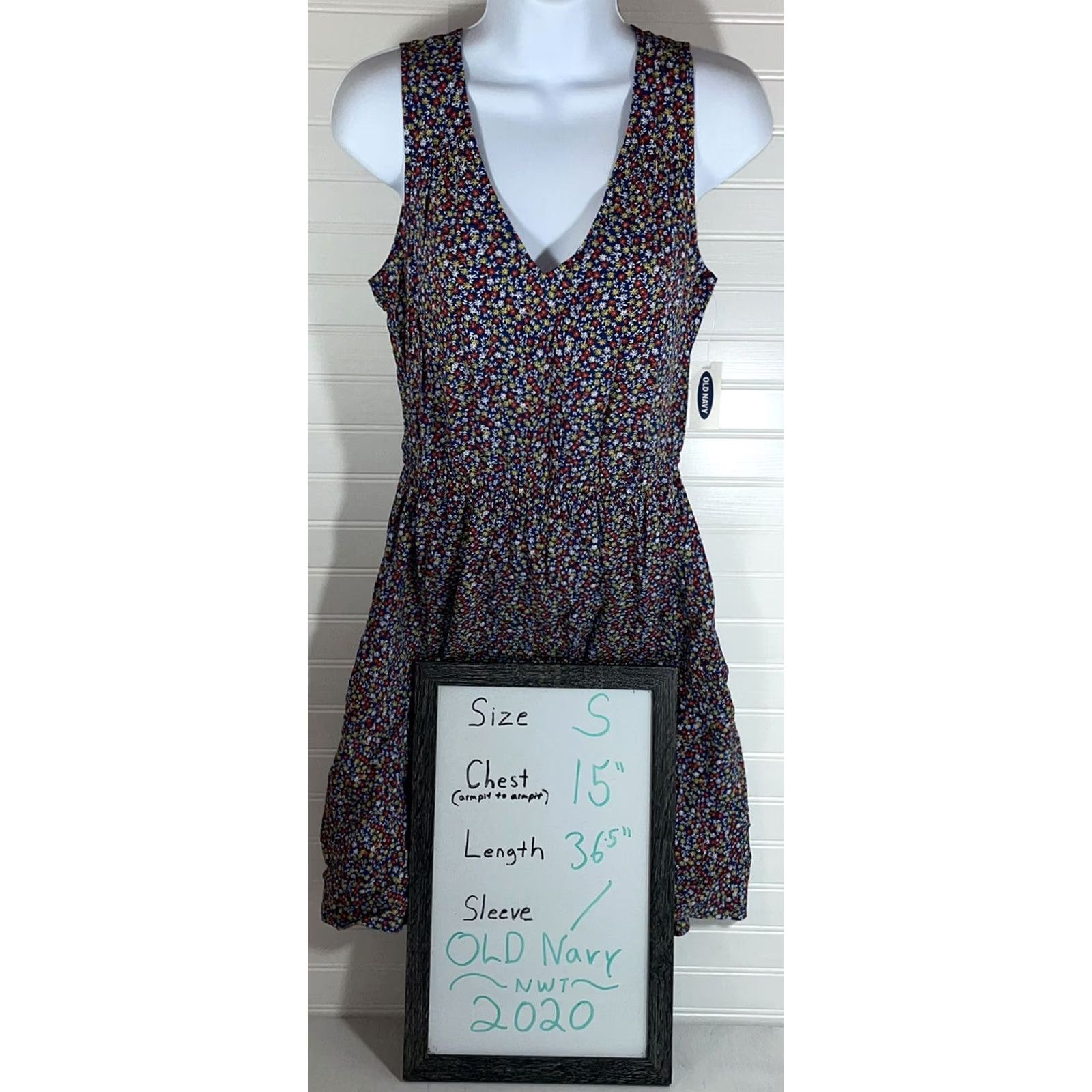 Old Navy VINTAGE Old Navy Women’s Dress Sleeveless Floral Pattern NWT Blue Wide Neck Knee Length Yarn Rayon Size S Summer Casual Mens? Size S / US 4 / IT 40 - 3 Thumbnail
