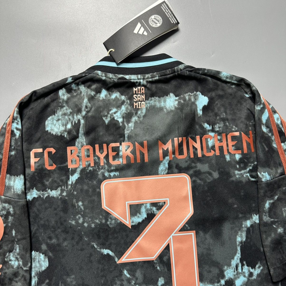 Vintage BAYERN ADIDAS 2024/2025 FOOTBALL AWAY JERSEY #3 MINJAE KIM Size US S / EU 44-46 / 1 - 11 Thumbnail