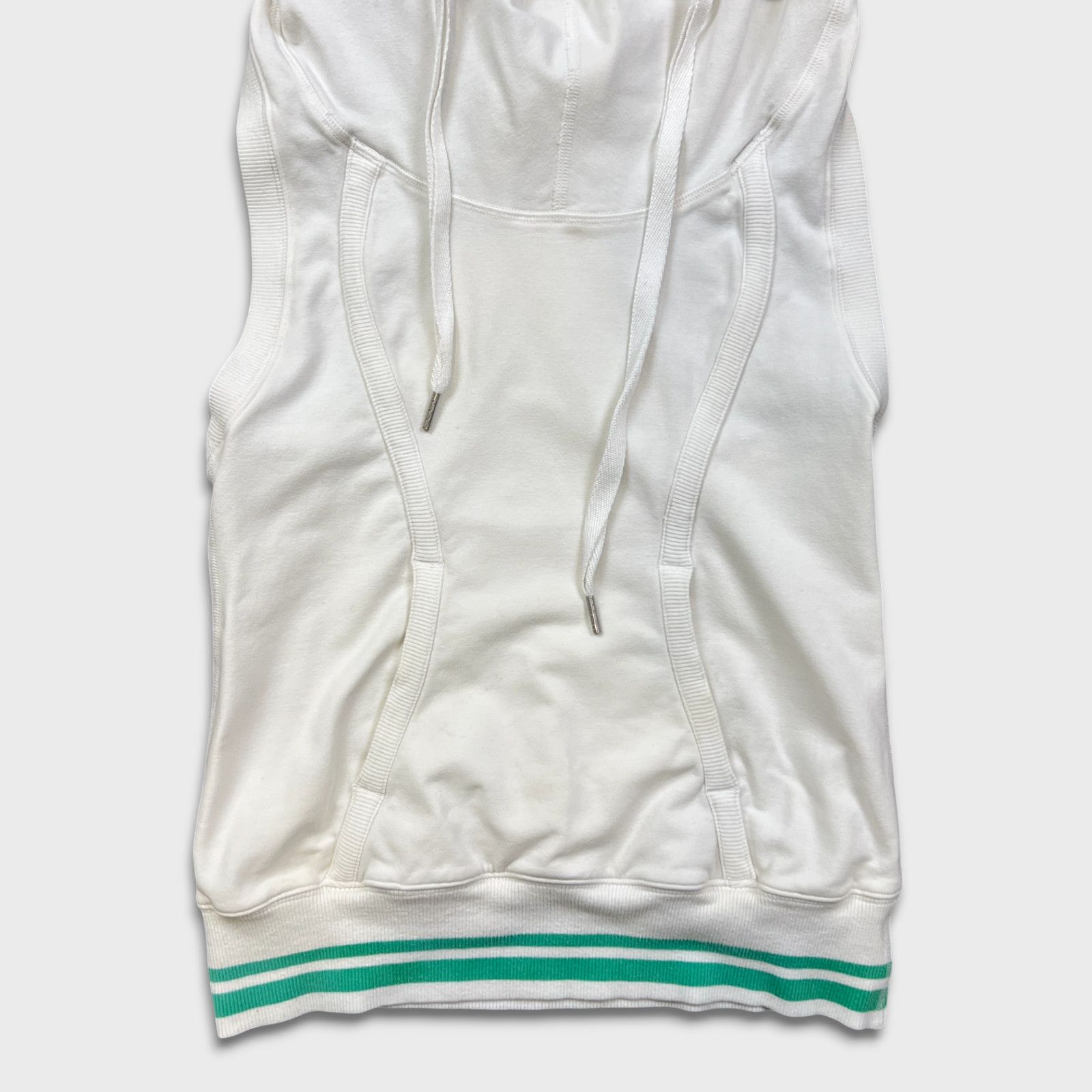 Lululemon Lululemon Sleeveless Hoodie Athletic Racerback Strap Yoga Size S / US 4 / IT 40 - 3 Thumbnail