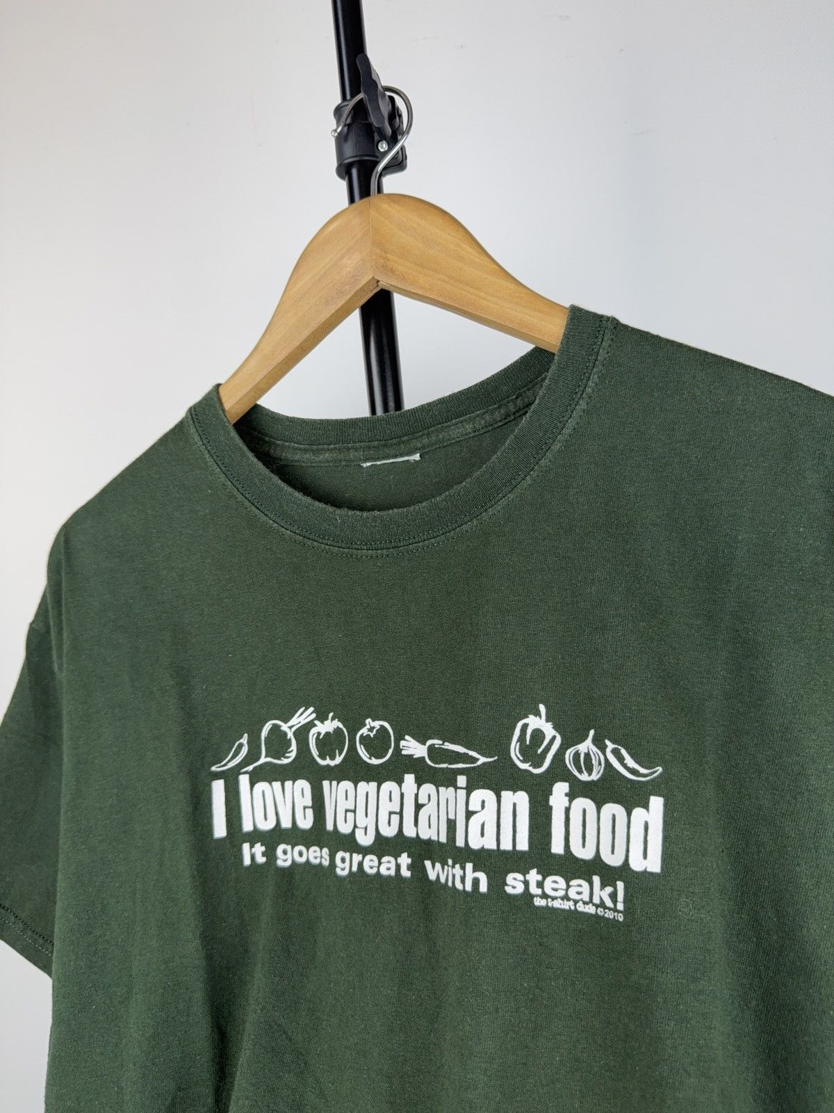 Vintage Vintage 2010 Humor Funny I love vegetarian food Tee Shirt Size US L / EU 52-54 / 3 - 3 Thumbnail