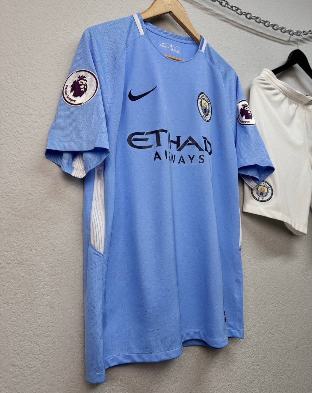 Other Nike Manchester City Sterling 2017 Vintage Suits Blockcore Size US L / EU 52-54 / 3 - 3 Thumbnail