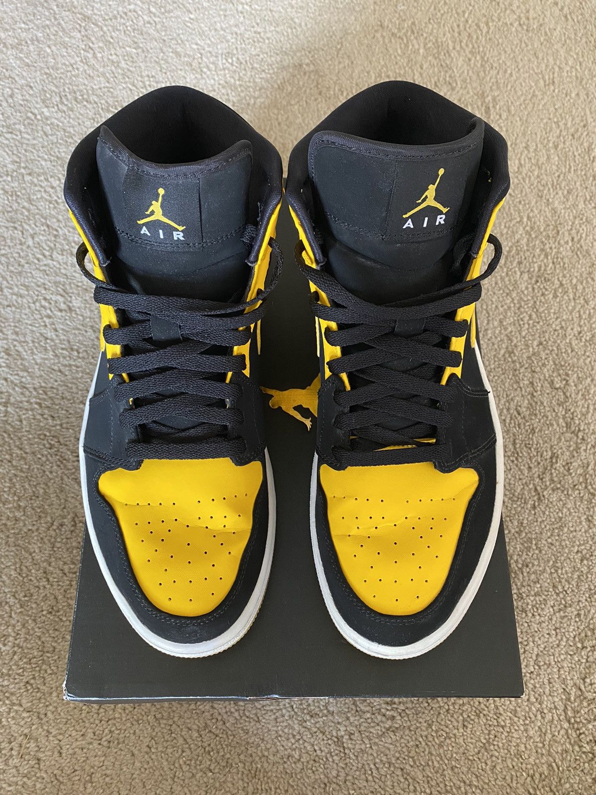 Jordan Brand Jordan 1 Retro Mid New Love 2017 Size 10 Size US 10 / EU 43 - 4 Thumbnail
