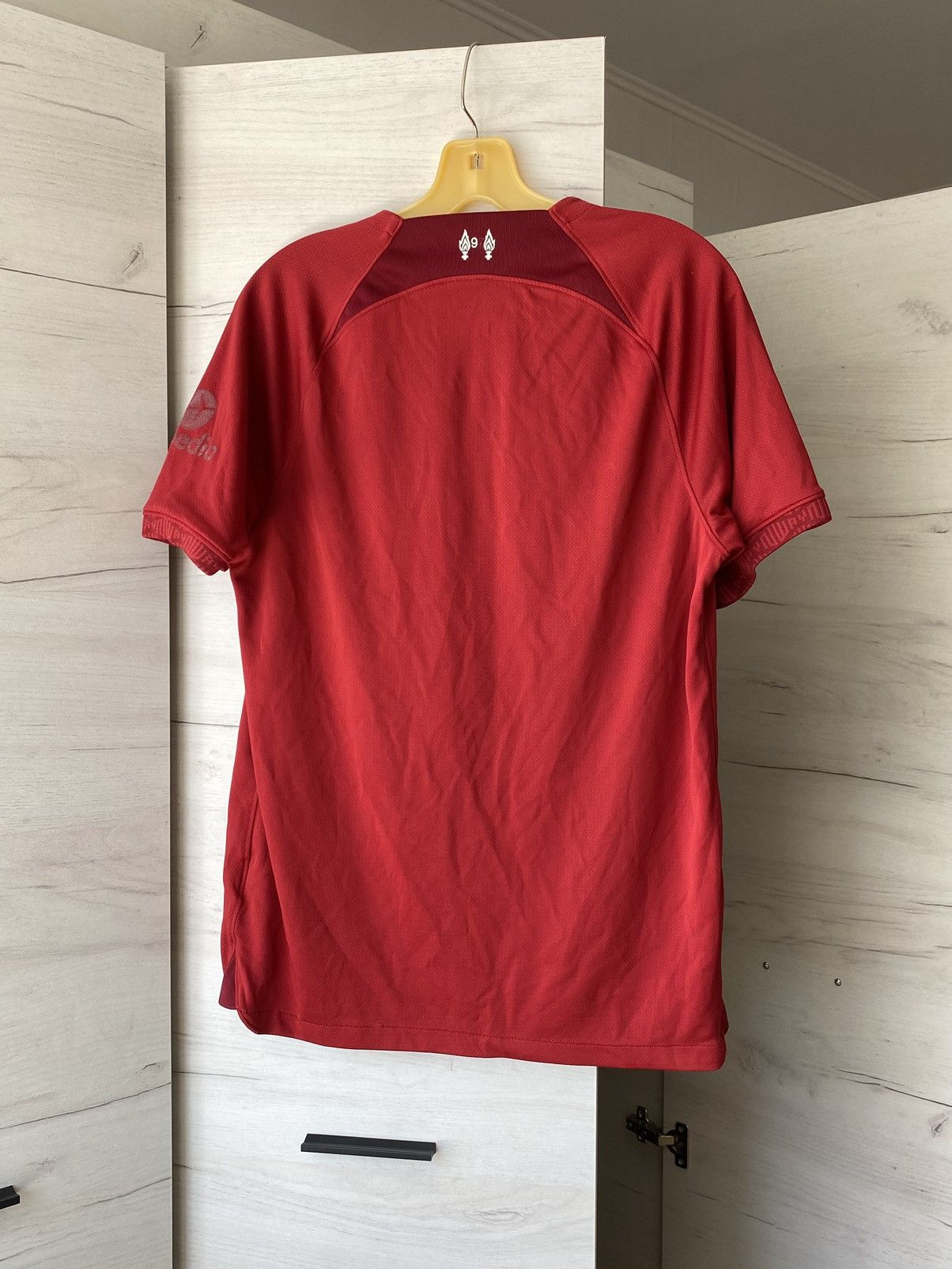 Nike Liverpool FC Nike Jersey Size L Worn Standard Chartered Size US M / EU 48-50 / 2 - 6 Thumbnail