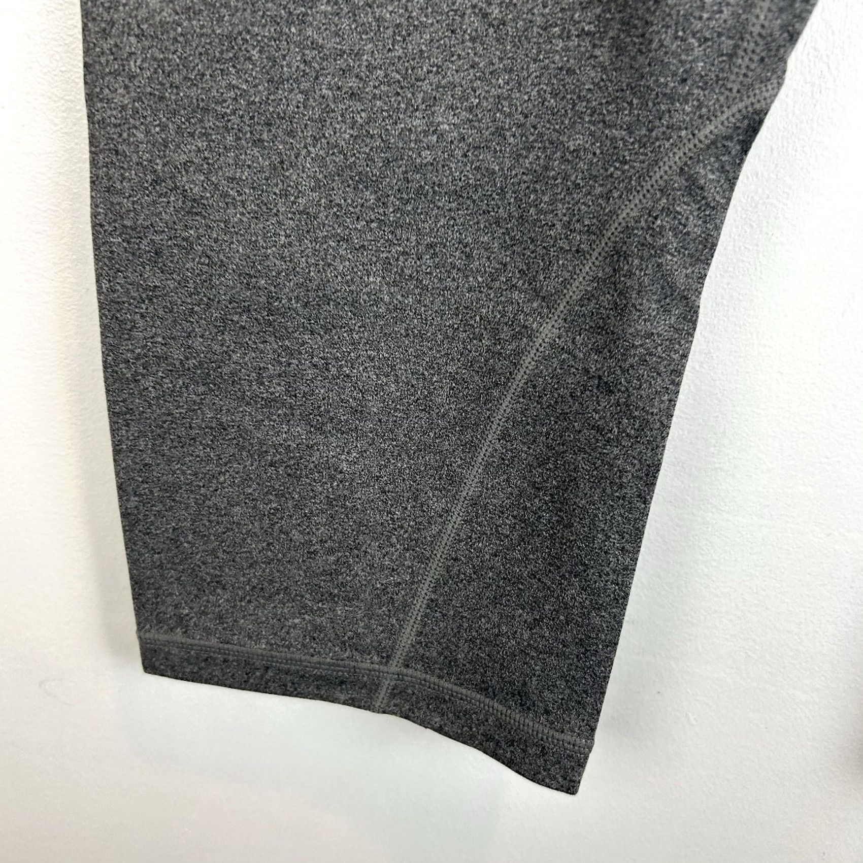 Athleta Athleta Gray Leggings Woman XL Cropped Pants Pockets High Rise Activewear 54023 Size 40" / US 18 - 5 Thumbnail