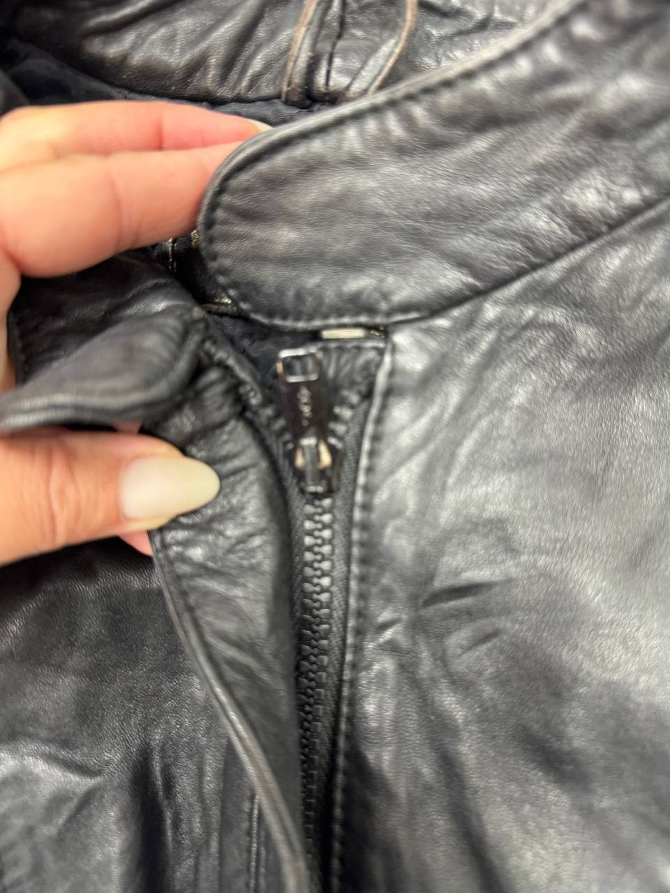 Vera Pelle vintage leather jacket for women 90s Size M / US 6-8 / IT 42-44 - 4 Thumbnail