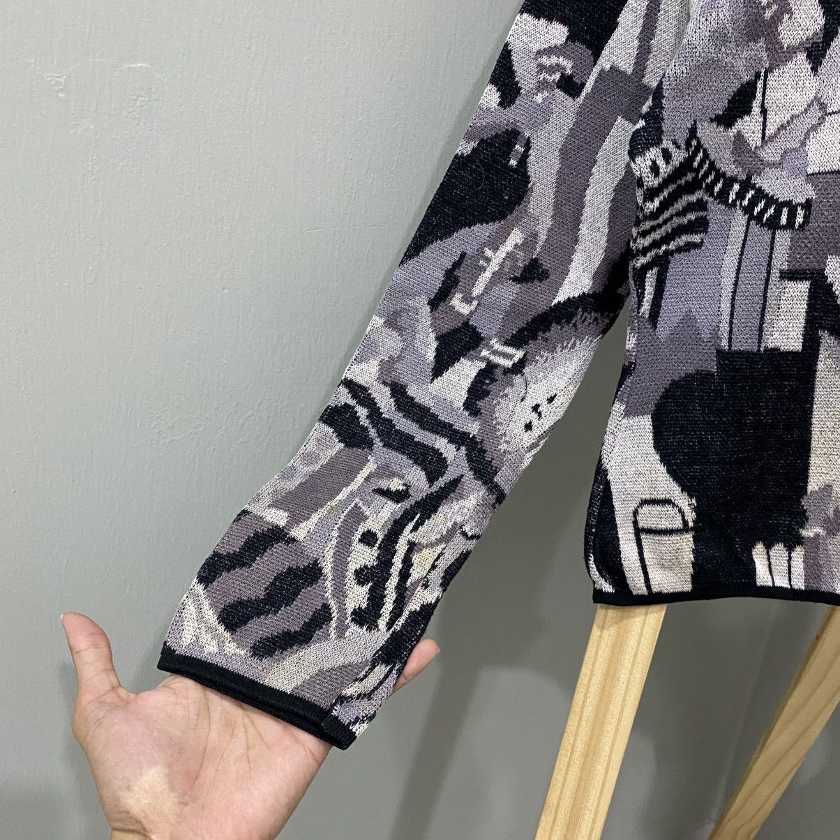 Kenzo Kenzo Vintage Tribal Crewneck Knitwear Rare Archival Piece Size US M / EU 48-50 / 2 - 5 Thumbnail